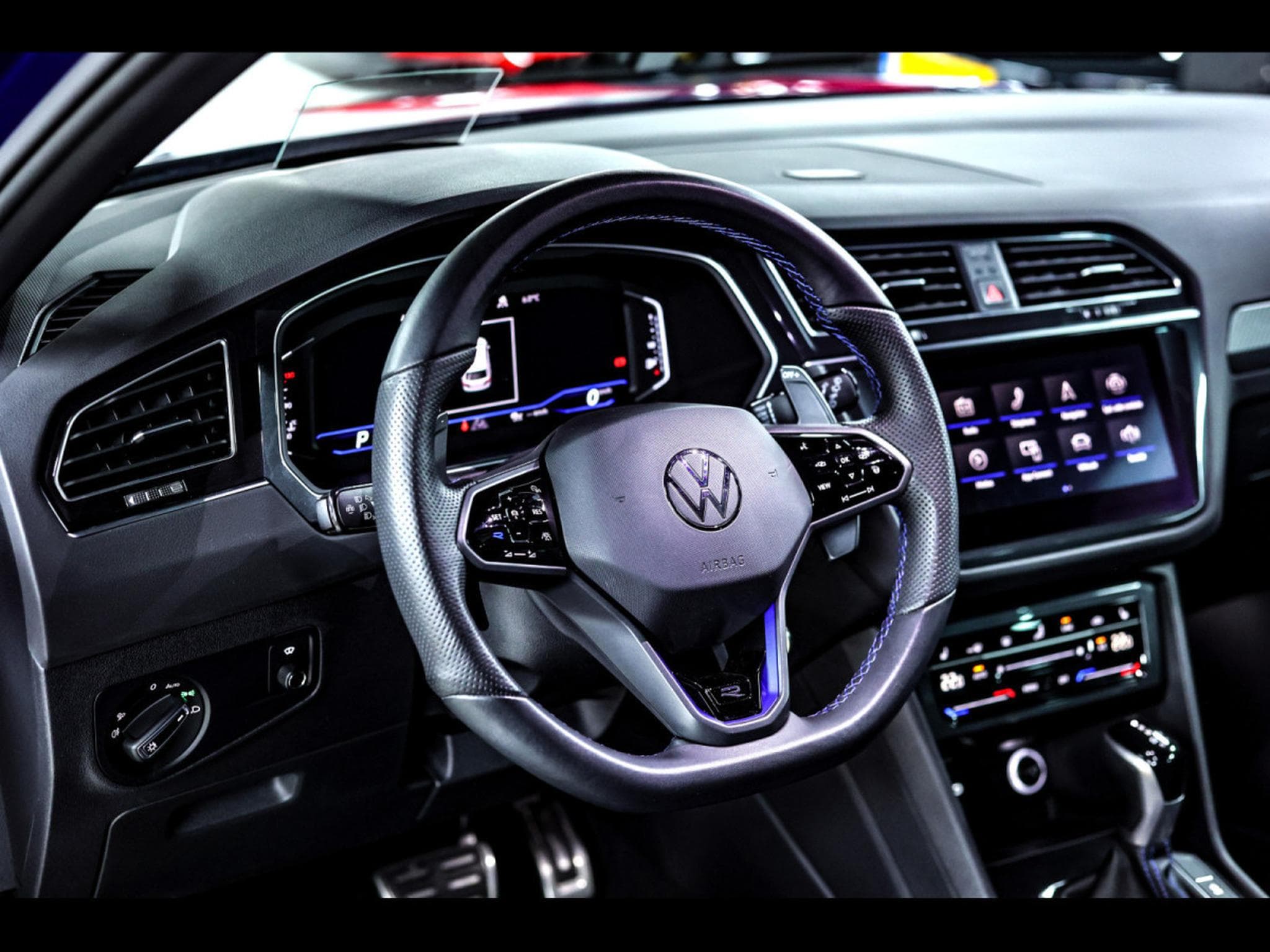 VW Tiguan 2.0 TSI 320 R 4MOTION - LAPIZ BLUE (2021) - Photo 11