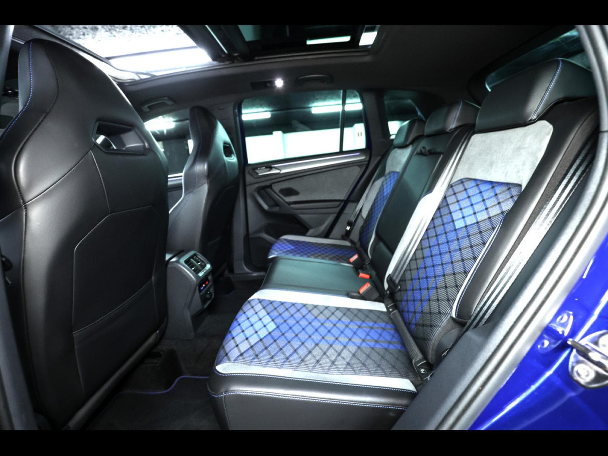 VW Tiguan 2.0 TSI 320 R 4MOTION - LAPIZ BLUE (2021) - Photo 13