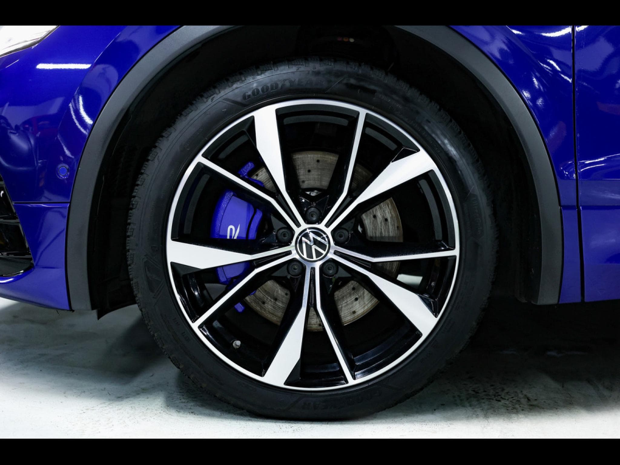 VW Tiguan 2.0 TSI 320 R 4MOTION - LAPIZ BLUE (2021) - Photo 9