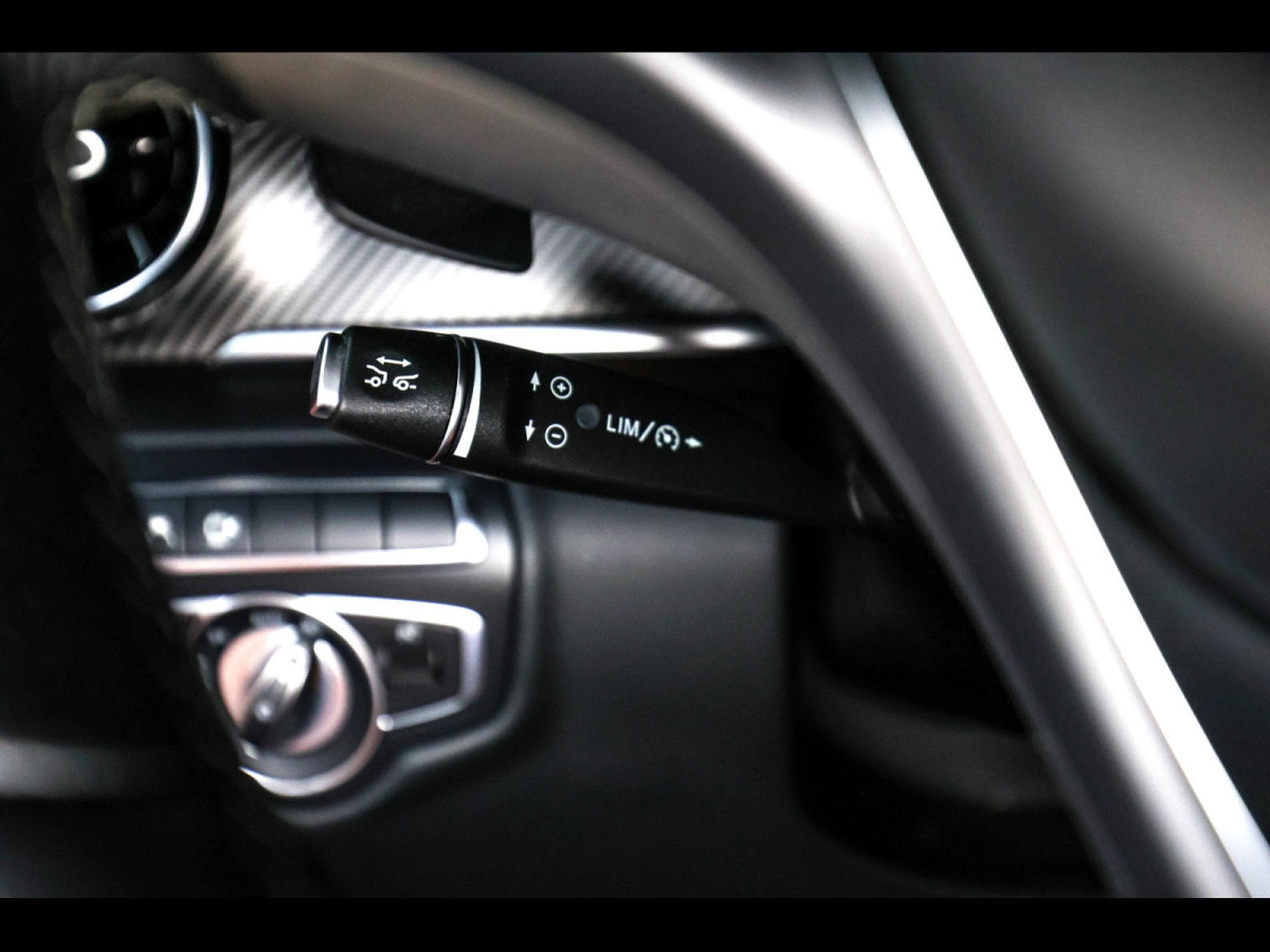Mercedes V 300 d 4MATIC EXTRALANG AMG-LINE - MH VIP DESIGN (2021) - Photo 20