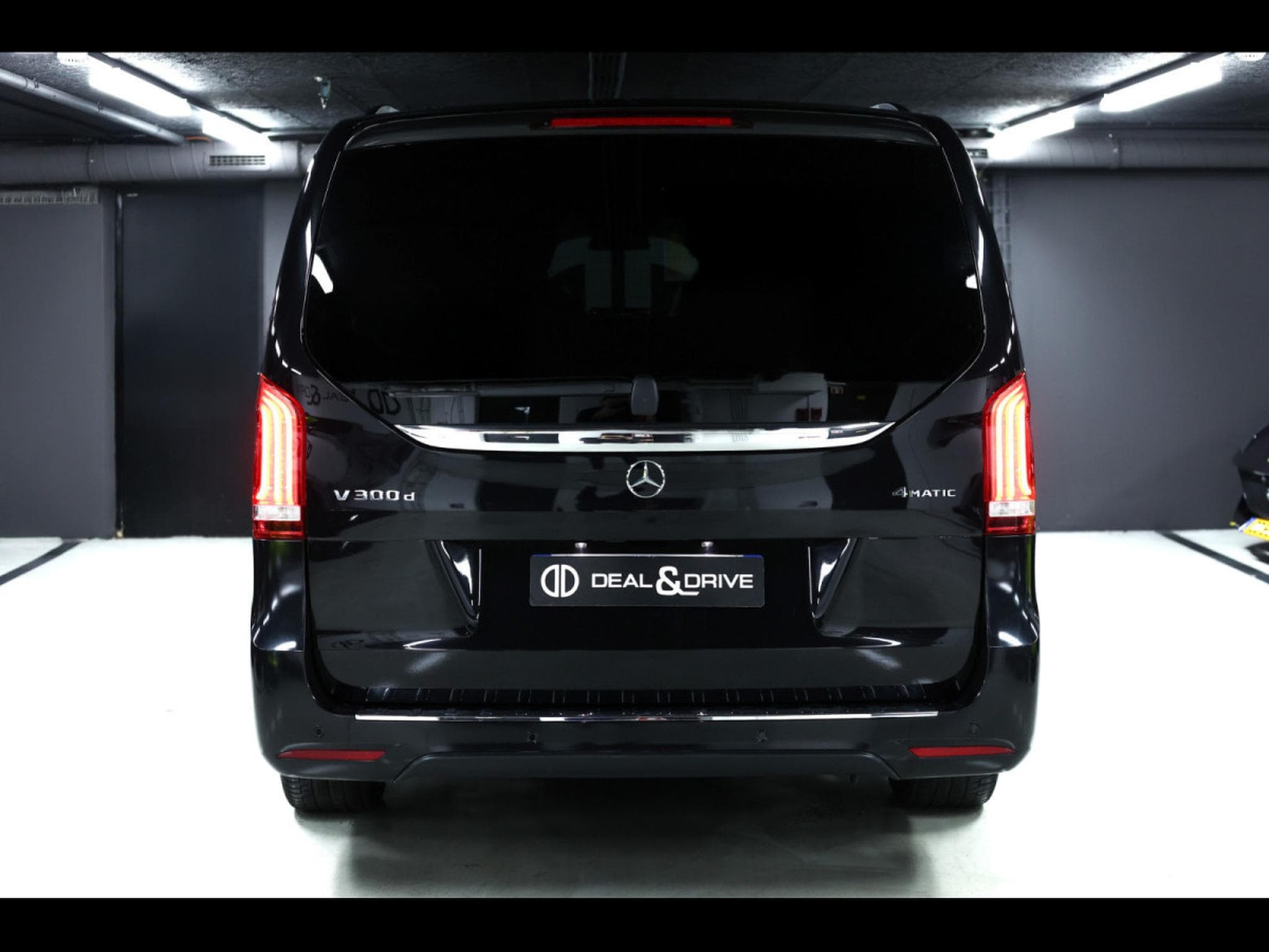 Mercedes V 300 d 4MATIC EXTRALANG AMG-LINE - MH VIP DESIGN (2021) - Photo 4