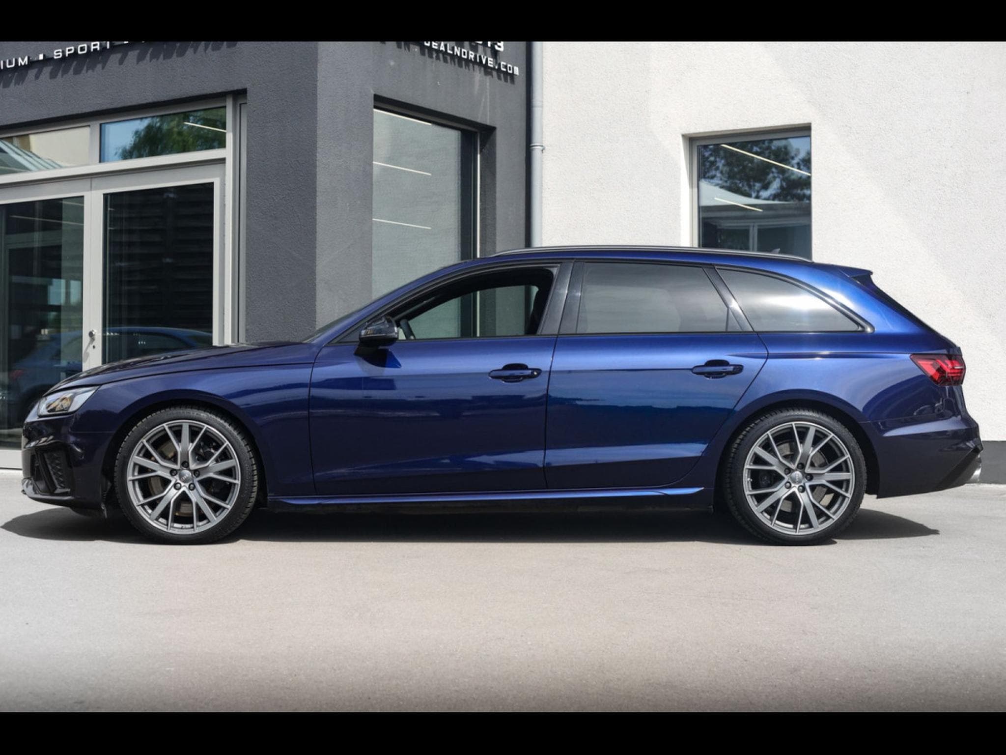 Audi S4 AVANT 3.0 TDI QUATTRO TIPTRONIC - PACK BLACK - NAVARRE BLUE (2023) - Photo 2