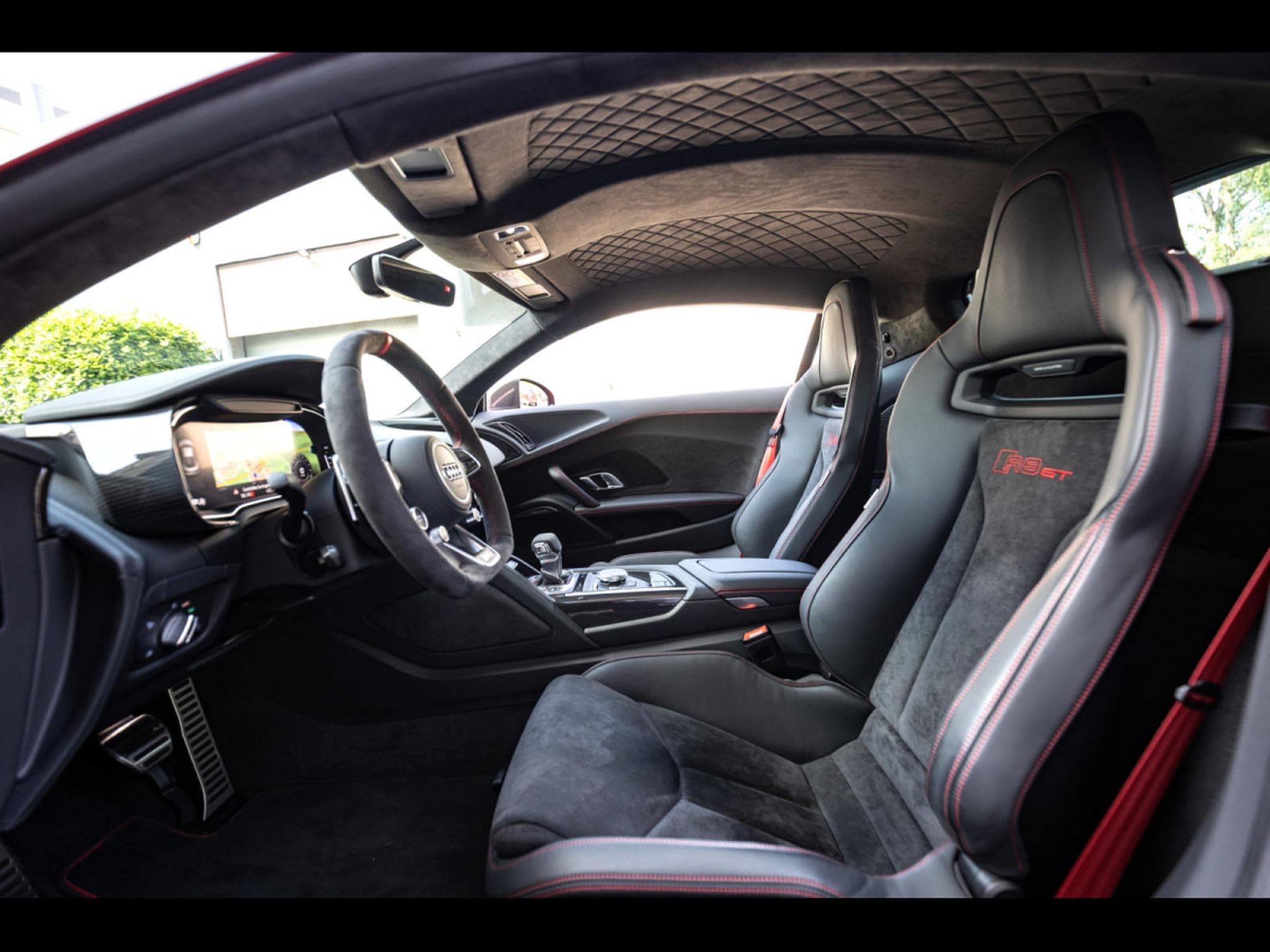 Audi R8 V10 GT RWD S-TRONIC - 1 OF 333 - TANGO RED METALLIC - WARRAN (2023) - Photo 13