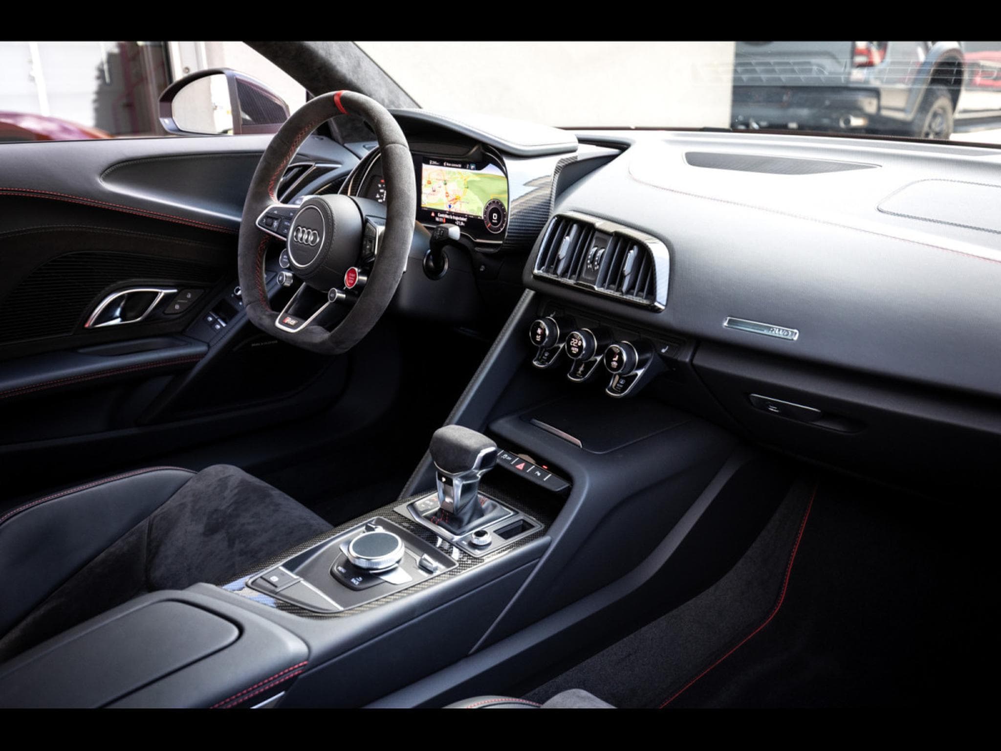 Audi R8 V10 GT RWD S-TRONIC - 1 OF 333 - TANGO RED METALLIC - WARRAN (2023) - Photo 14