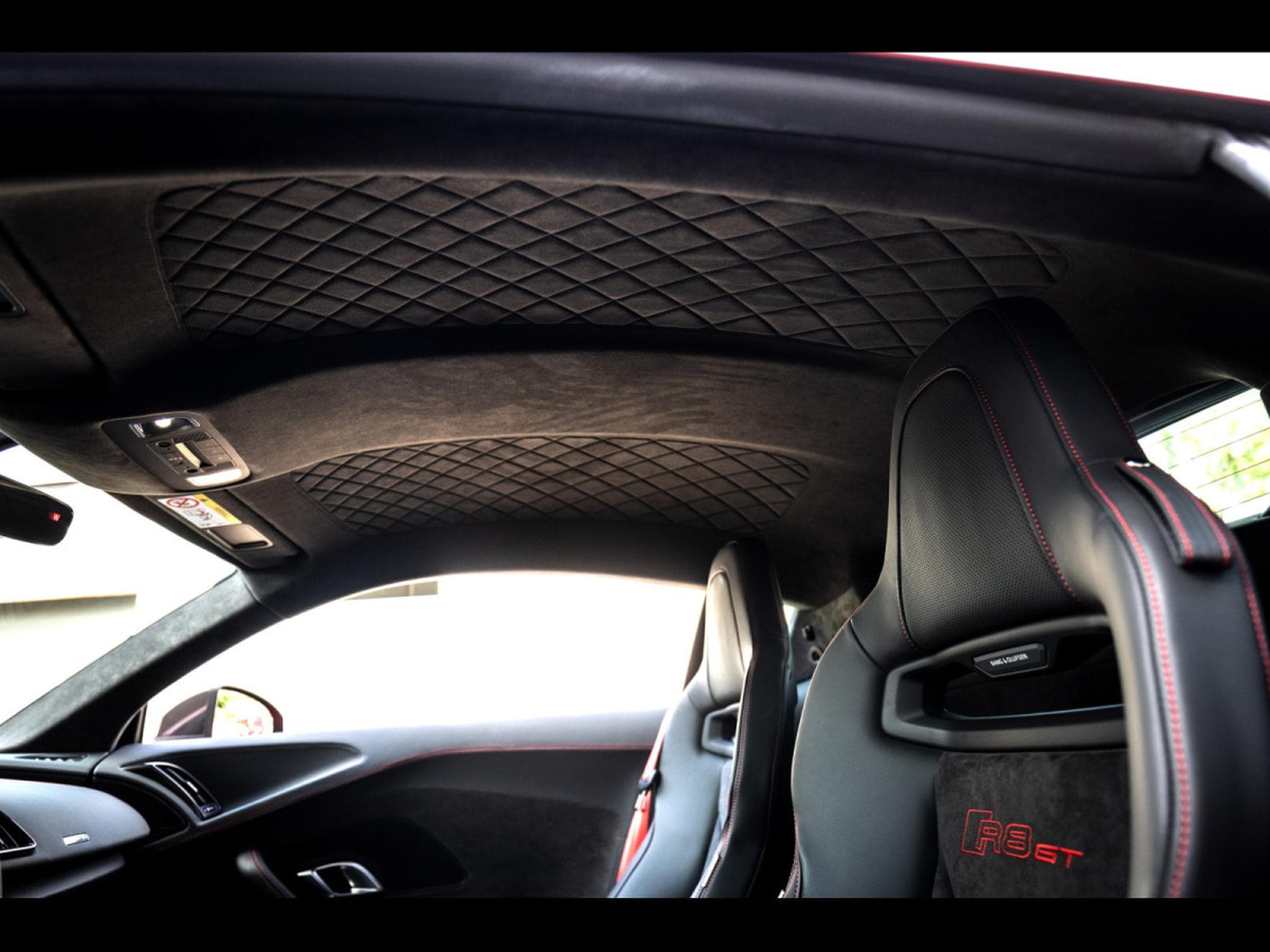 Audi R8 V10 GT RWD S-TRONIC - 1 OF 333 - TANGO RED METALLIC - WARRAN (2023) - Photo 18