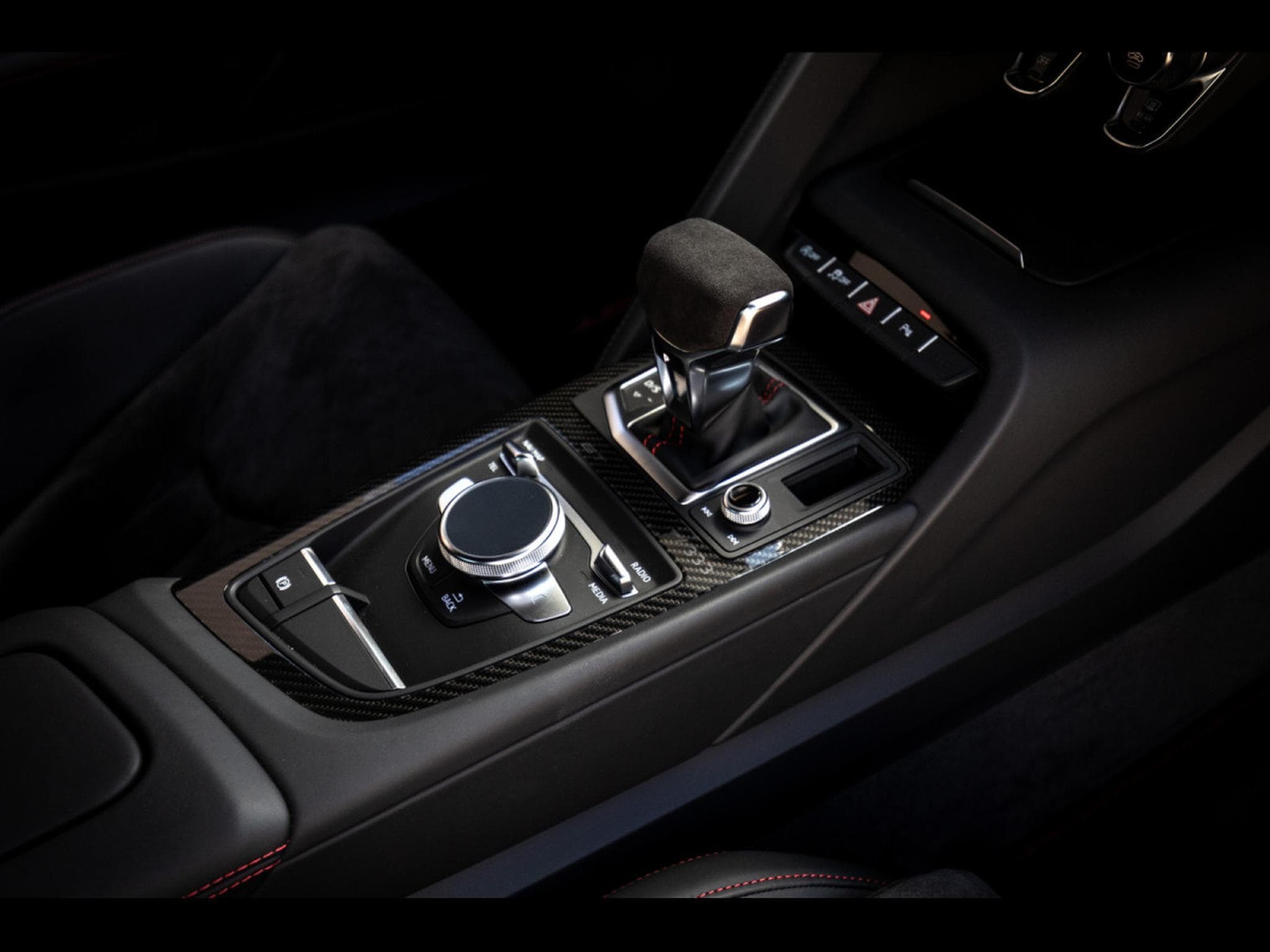 Audi R8 V10 GT RWD S-TRONIC - 1 OF 333 - TANGO RED METALLIC - WARRAN (2023) - Photo 20