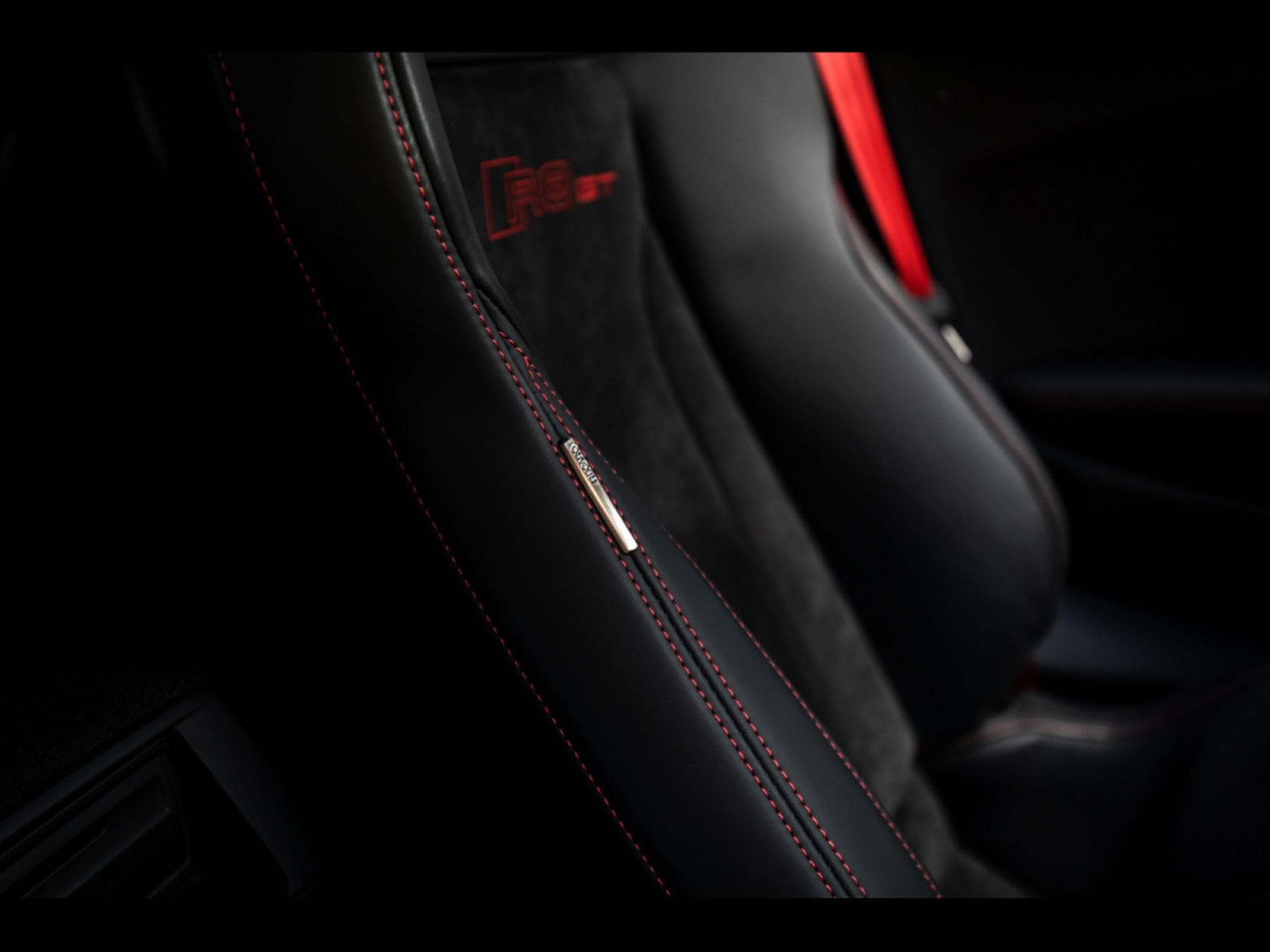 Audi R8 V10 GT RWD S-TRONIC - 1 OF 333 - TANGO RED METALLIC - WARRAN (2023) - Photo 21