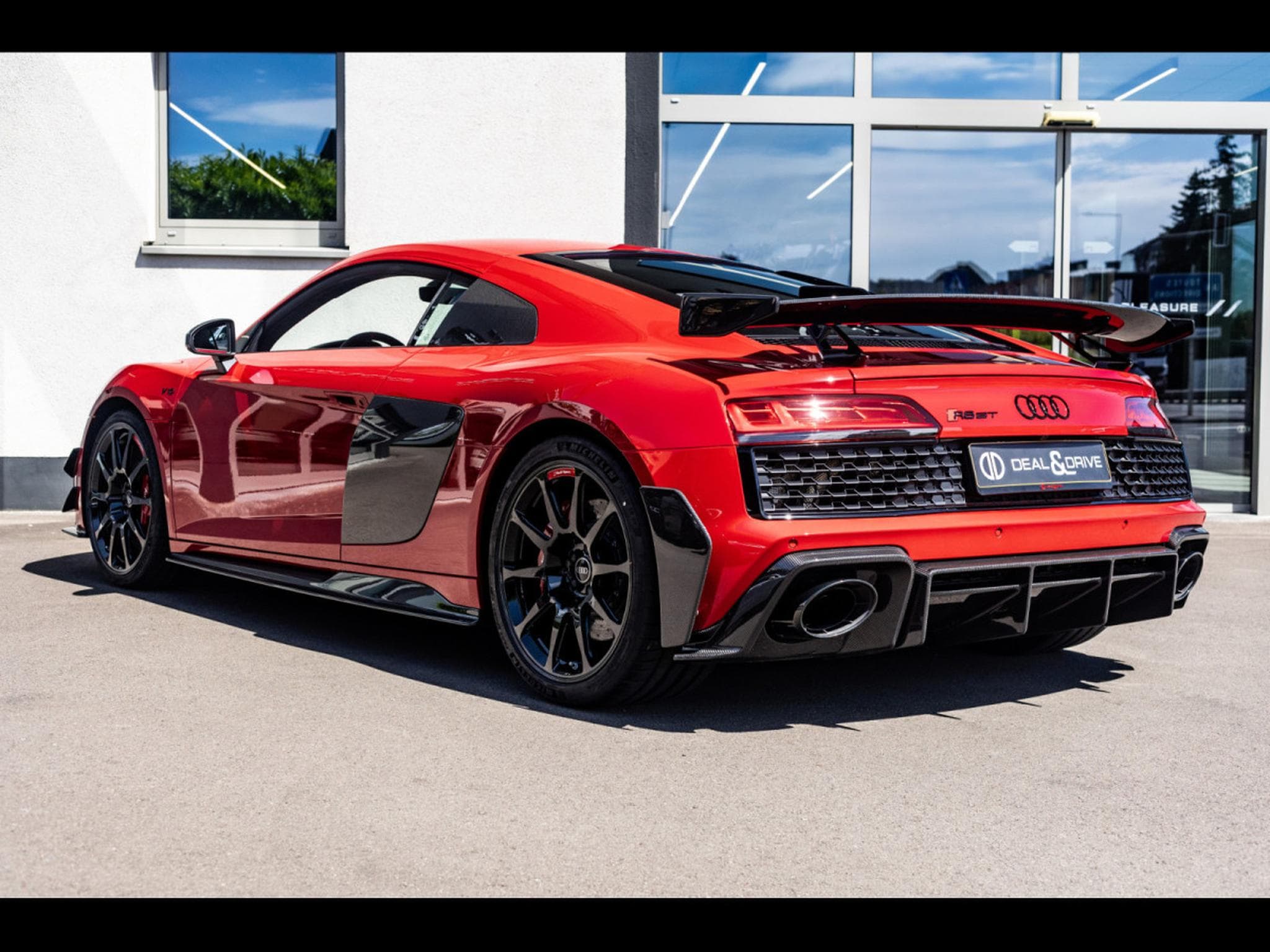 Audi R8 V10 GT RWD S-TRONIC - 1 OF 333 - TANGO RED METALLIC - WARRAN (2023) - Photo 3