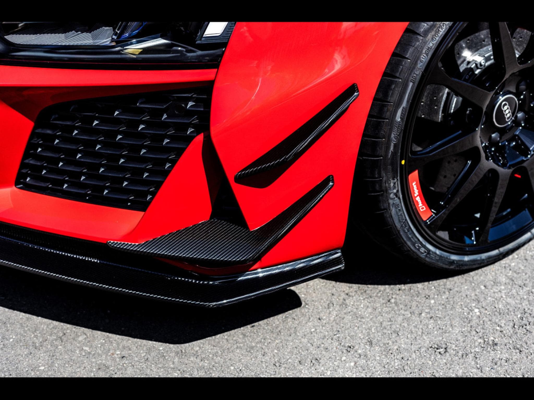 Audi R8 V10 GT RWD S-TRONIC - 1 OF 333 - TANGO RED METALLIC - WARRAN (2023) - Photo 8