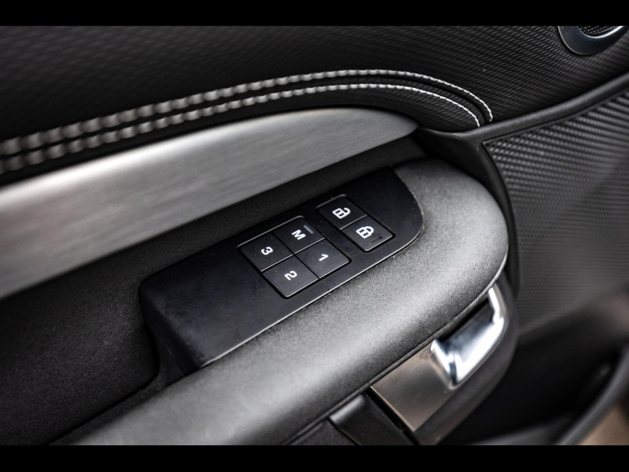 Land-Rover Discovery 3.0 D250 MHEV AWD R-DYNAMIC HSE - 7 PLACES - PACK DYNAMIC BL (2021) - Photo 20