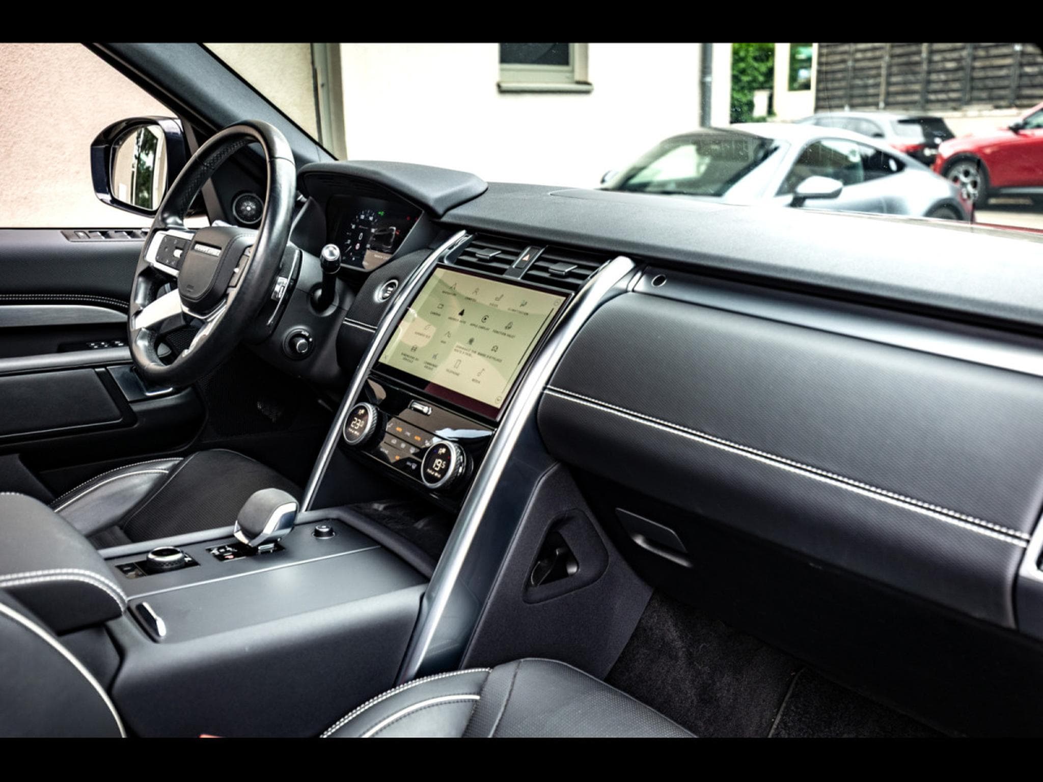 Land-Rover Discovery 3.0 D250 MHEV AWD R-DYNAMIC HSE - 7 PLACES - PACK DYNAMIC BL (2021) - Photo 22