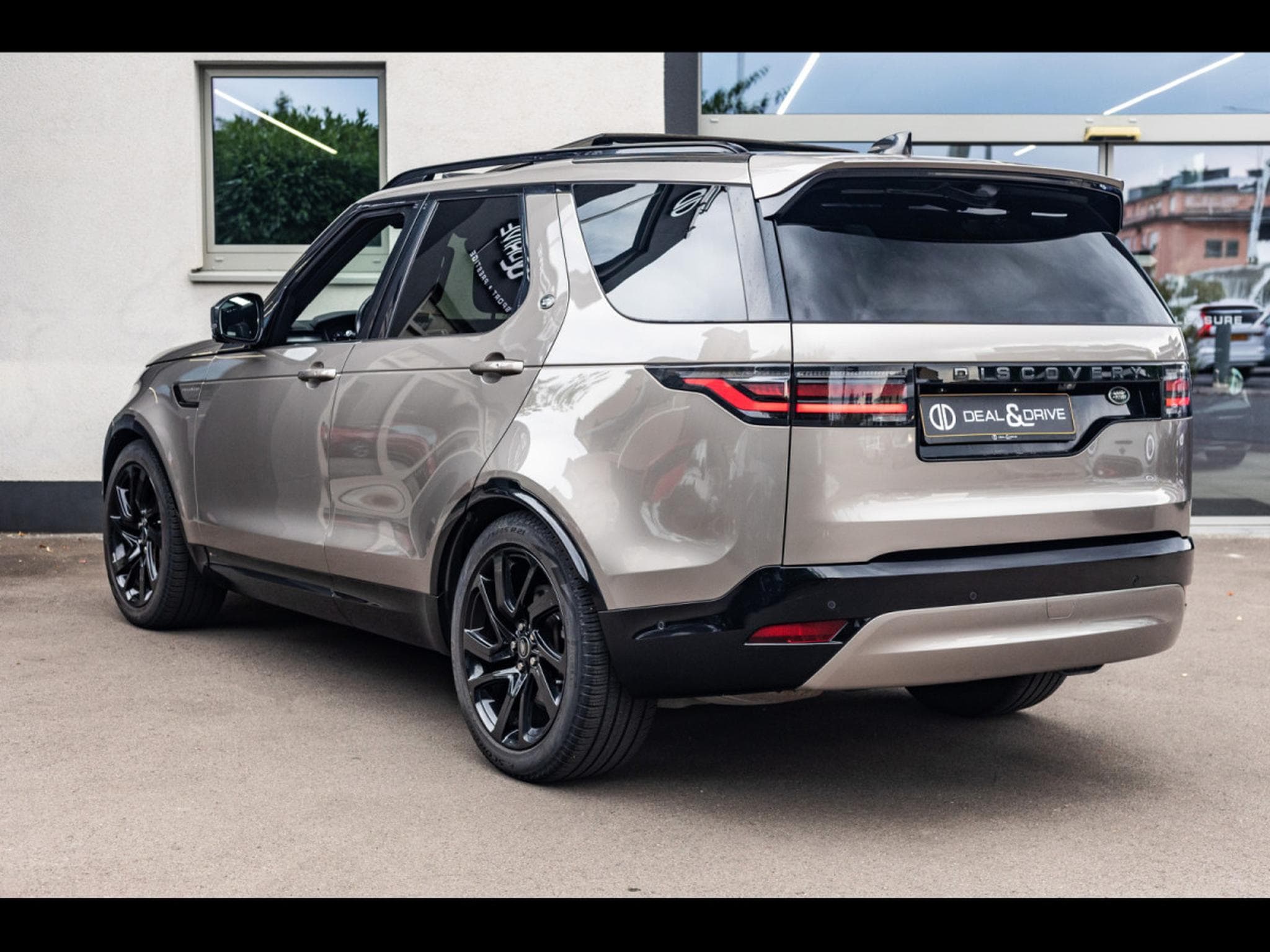 Land-Rover Discovery 3.0 D250 MHEV AWD R-DYNAMIC HSE - 7 PLACES - PACK DYNAMIC BL (2021) - Photo 3