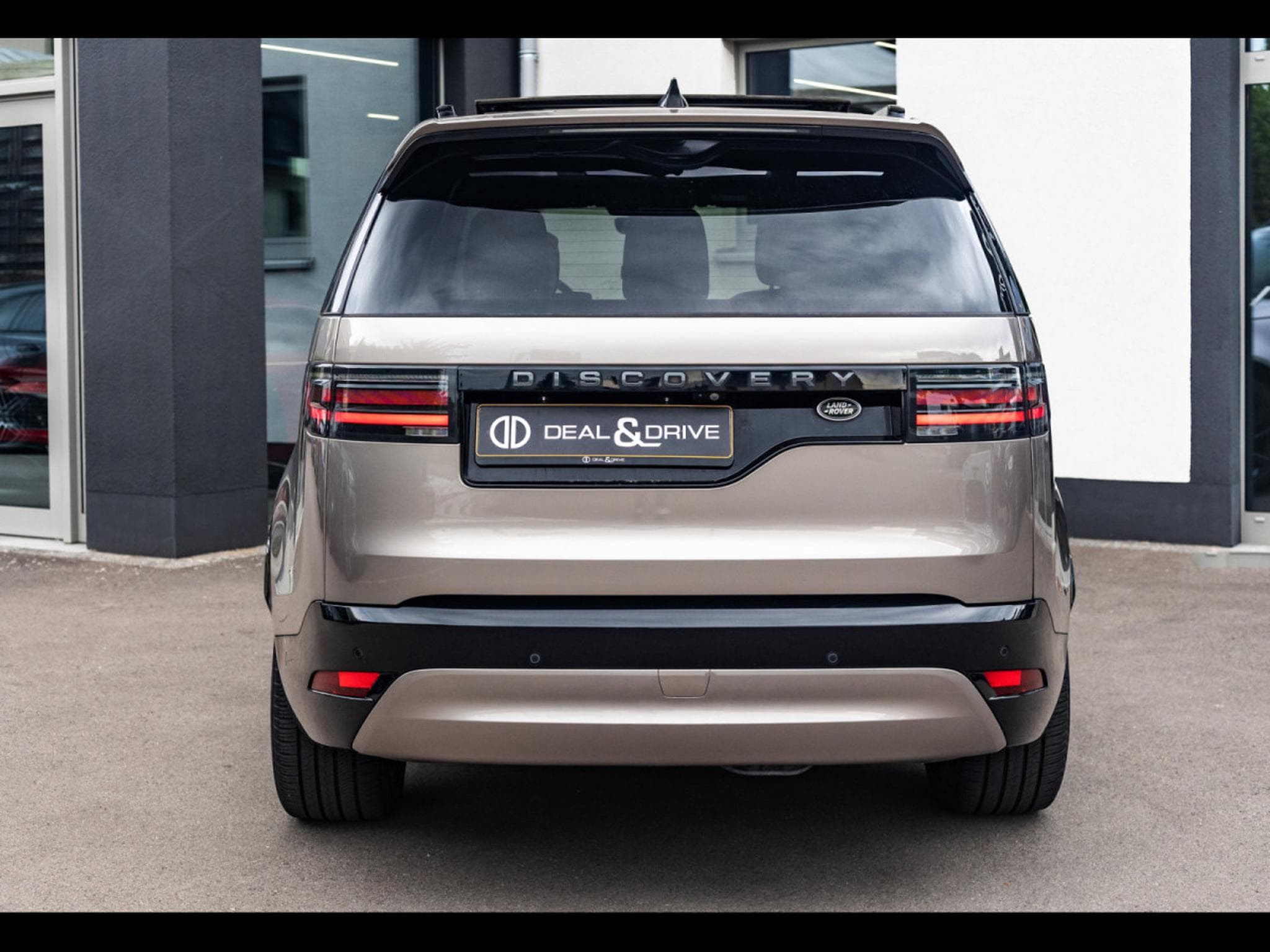 Land-Rover Discovery 3.0 D250 MHEV AWD R-DYNAMIC HSE - 7 PLACES - PACK DYNAMIC BL (2021) - Photo 4