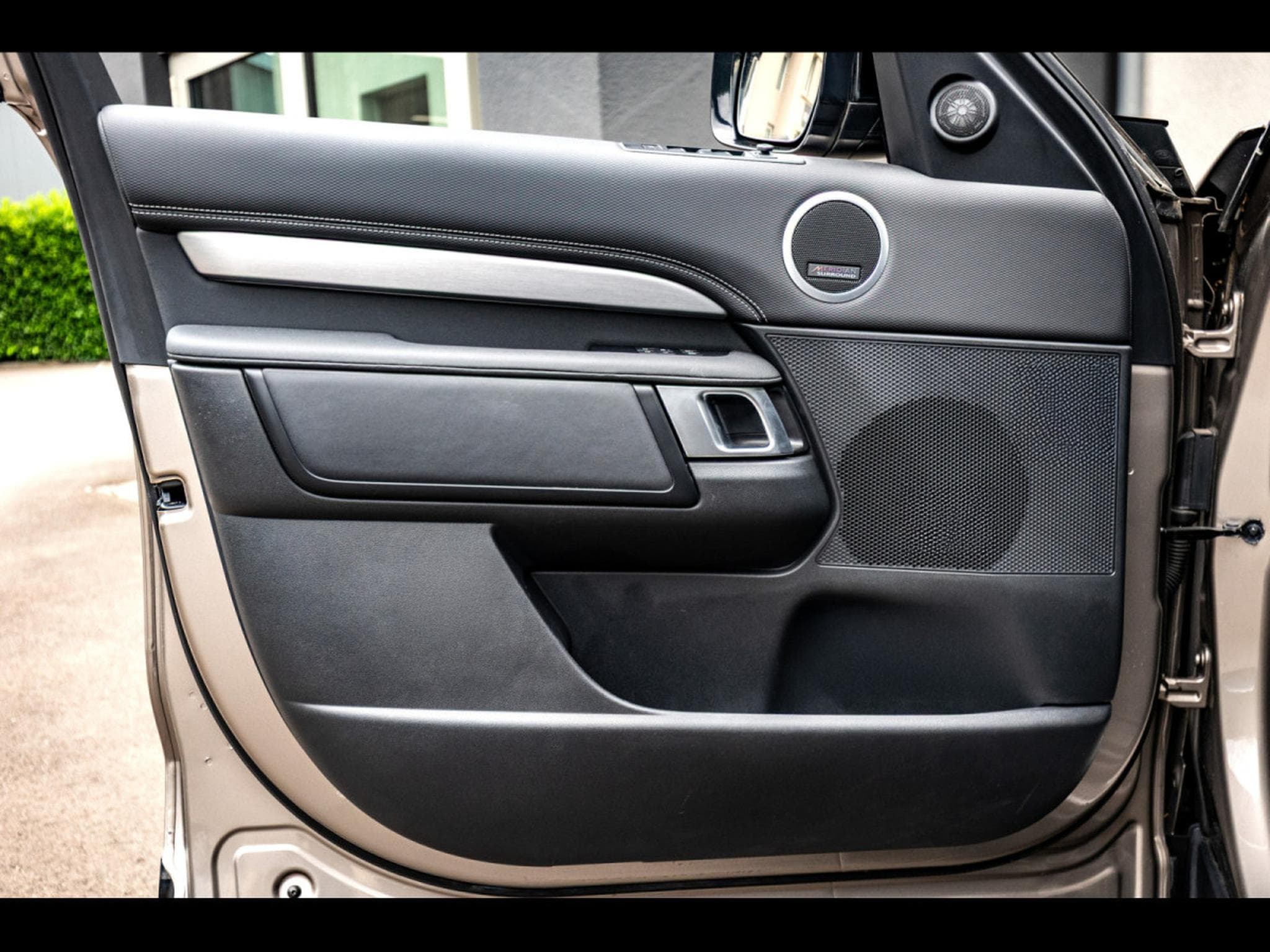 Land-Rover Discovery 3.0 D250 MHEV AWD R-DYNAMIC HSE - 7 PLACES - PACK DYNAMIC BL (2021) - Photo 9
