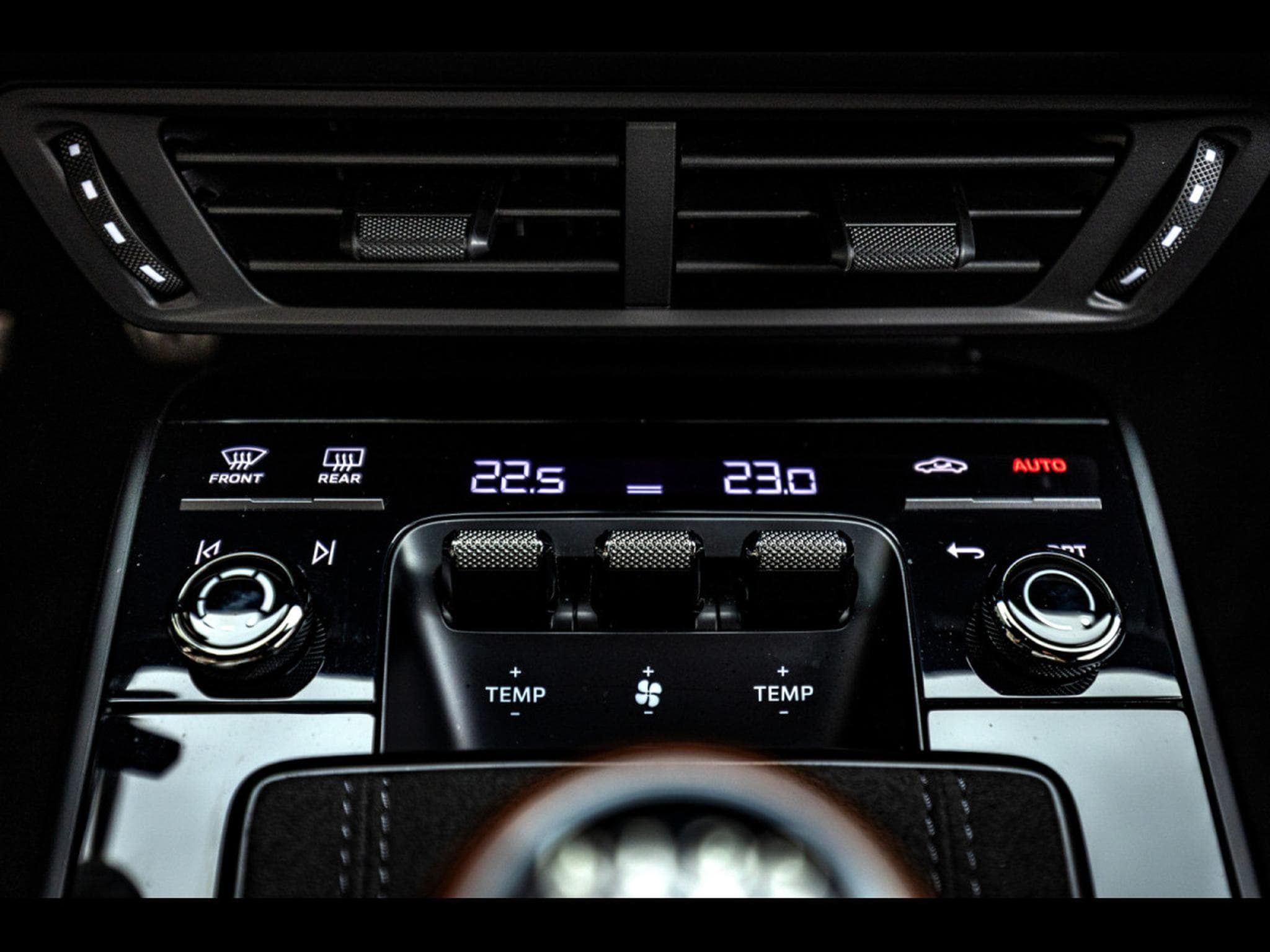 Porsche 911 (992.2) CARRERA T COUPE 6-SPEED MANUAL - VANADIUM GREY + SAT (2025) - Photo 22