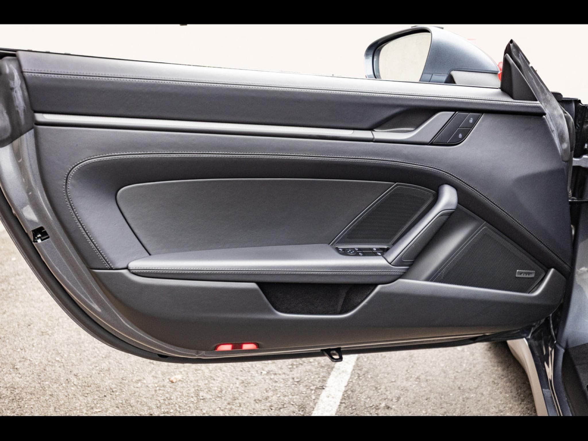 Porsche 911 .2 911 CARRERA T COUPE 6-SPEED MANUAL - VANADIUM GREY + SATI (2025) - Photo 10