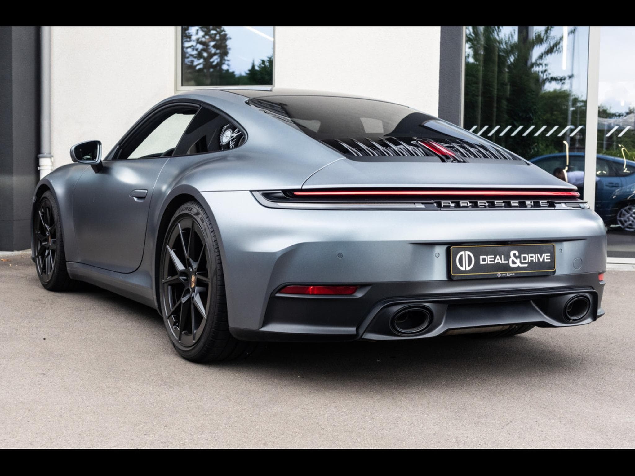 Porsche 911 .2 911 CARRERA T COUPE 6-SPEED MANUAL - VANADIUM GREY + SATI (2025) - Photo 3