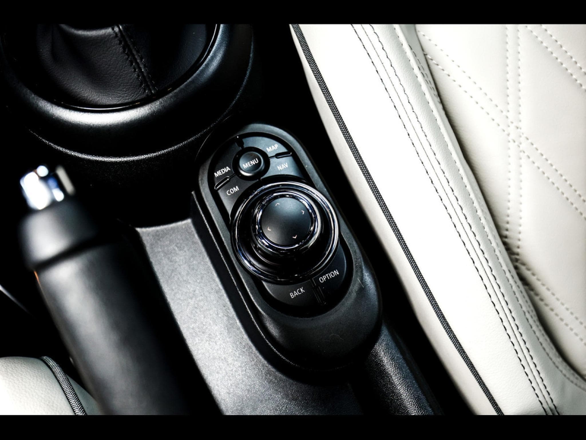 Mini Cooper S 3 PORTES YOURS TRIM - CHILI RED (2022) - Photo 25