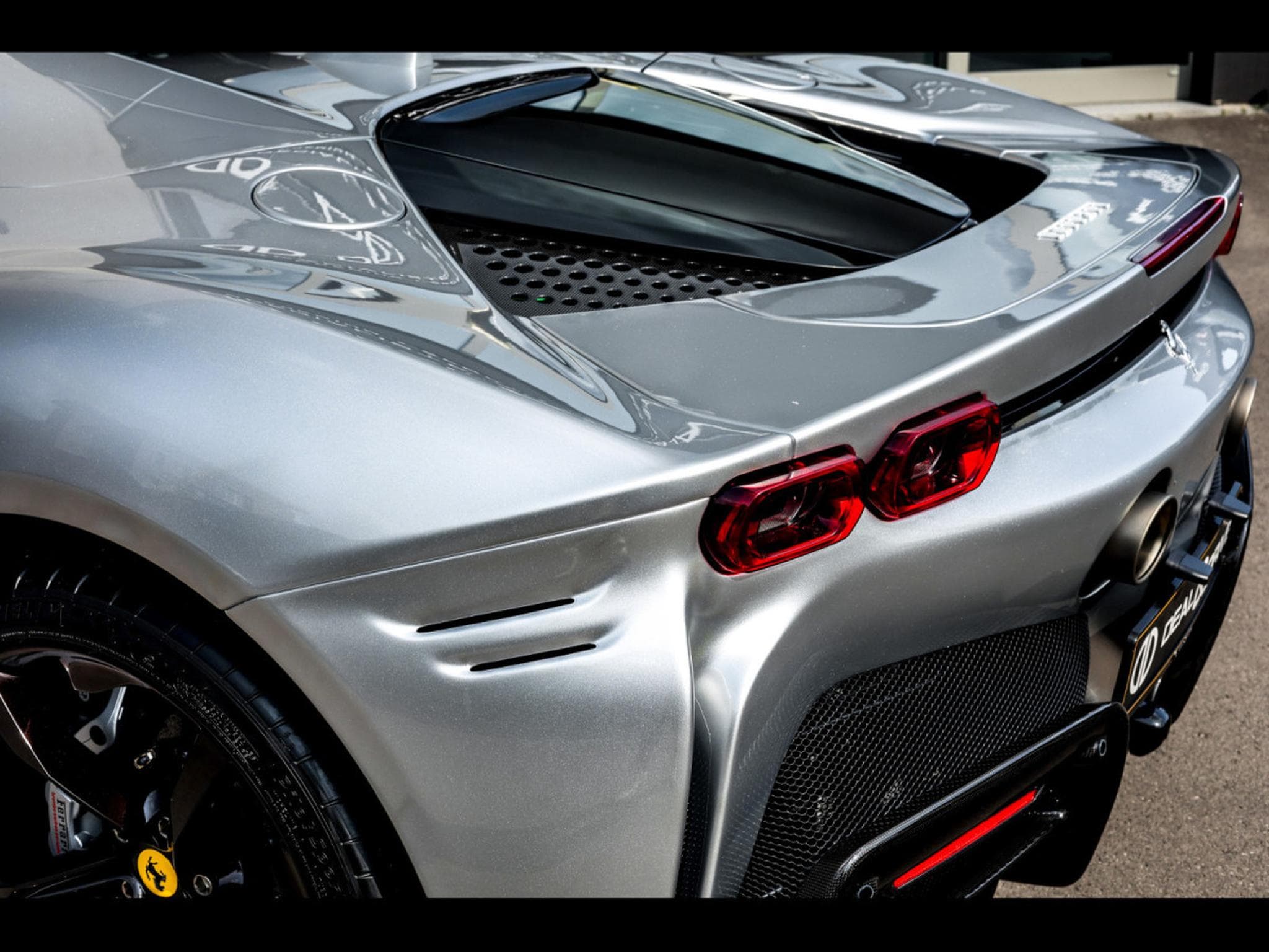 Ferrari SF90 ATELIER (1000 CH) - SANUSILVER X NERO PUROSANGUE - PPF (2025) - Photo 25