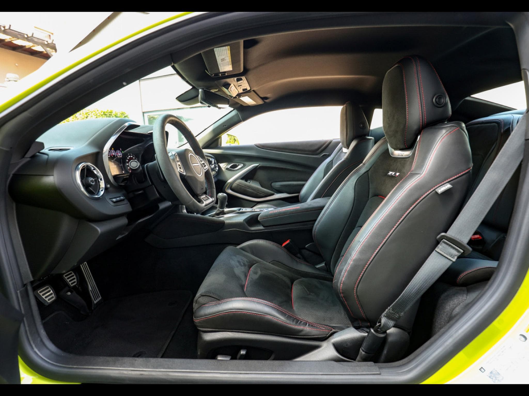 Chevrolet Camaro ZL1 6.2 V8 RWD - MANUAL 6 - SHOCK YELLOW (2020) - Photo 10
