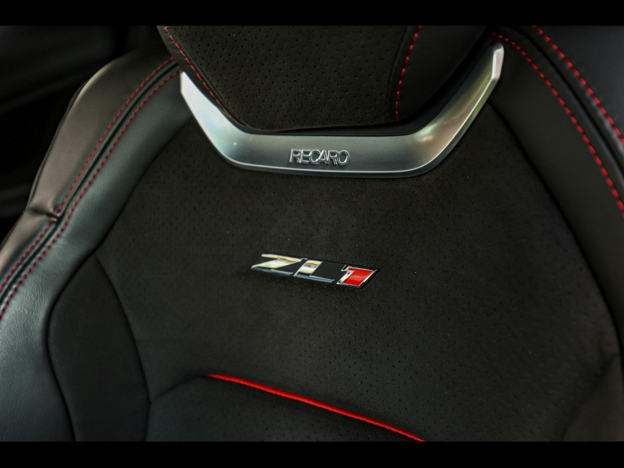 Chevrolet Camaro ZL1 6.2 V8 RWD - MANUAL 6 - SHOCK YELLOW (2020) - Photo 16