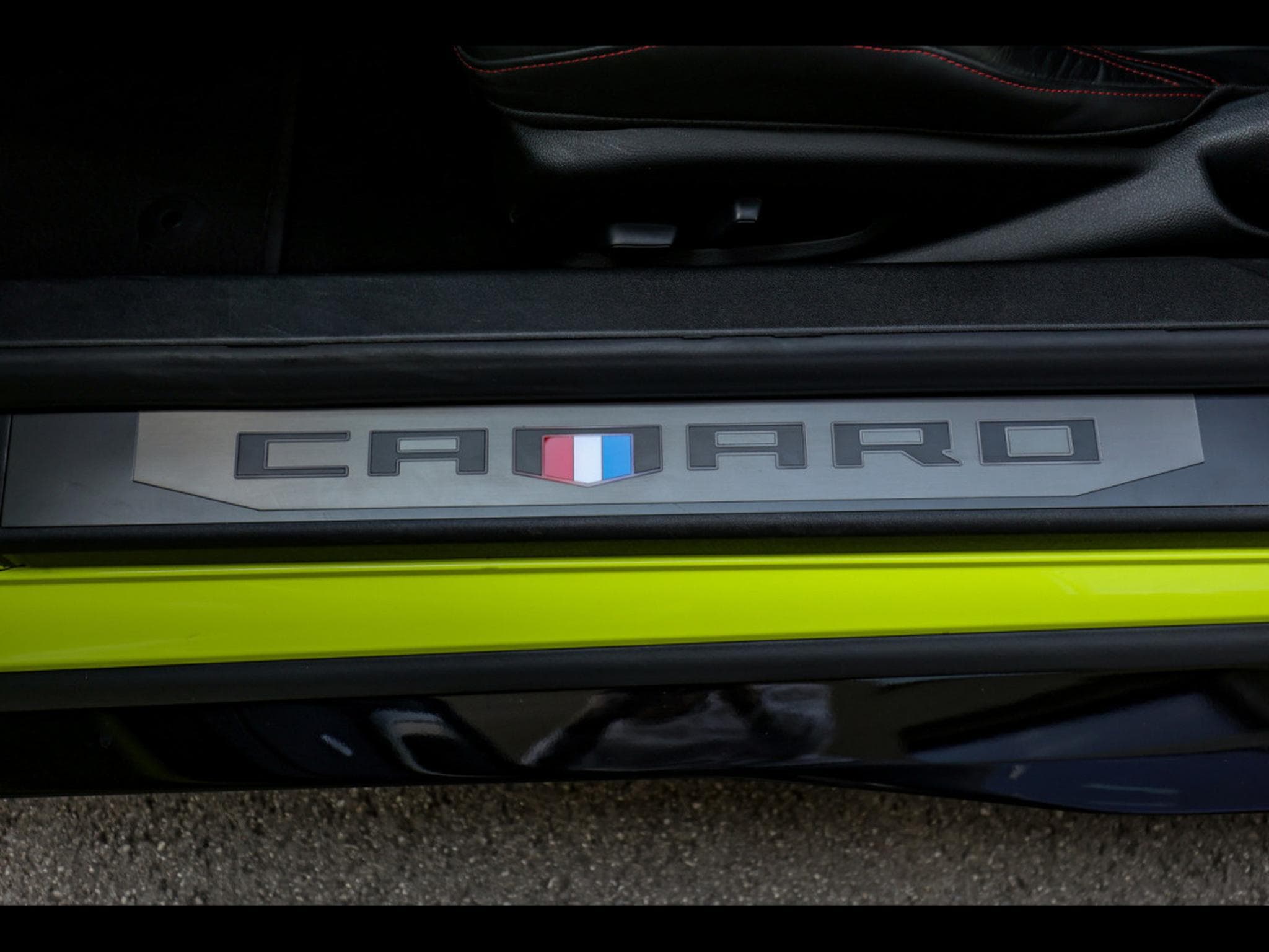 Chevrolet Camaro ZL1 6.2 V8 RWD - MANUAL 6 - SHOCK YELLOW (2020) - Photo 25