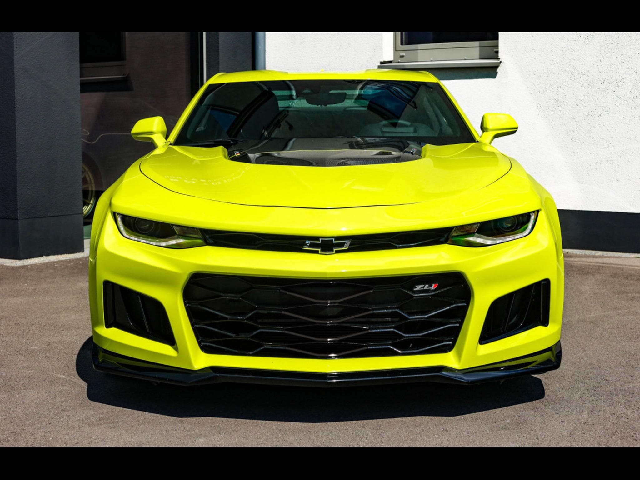 Chevrolet Camaro ZL1 6.2 V8 RWD - MANUAL 6 - SHOCK YELLOW (2020) - Photo 5