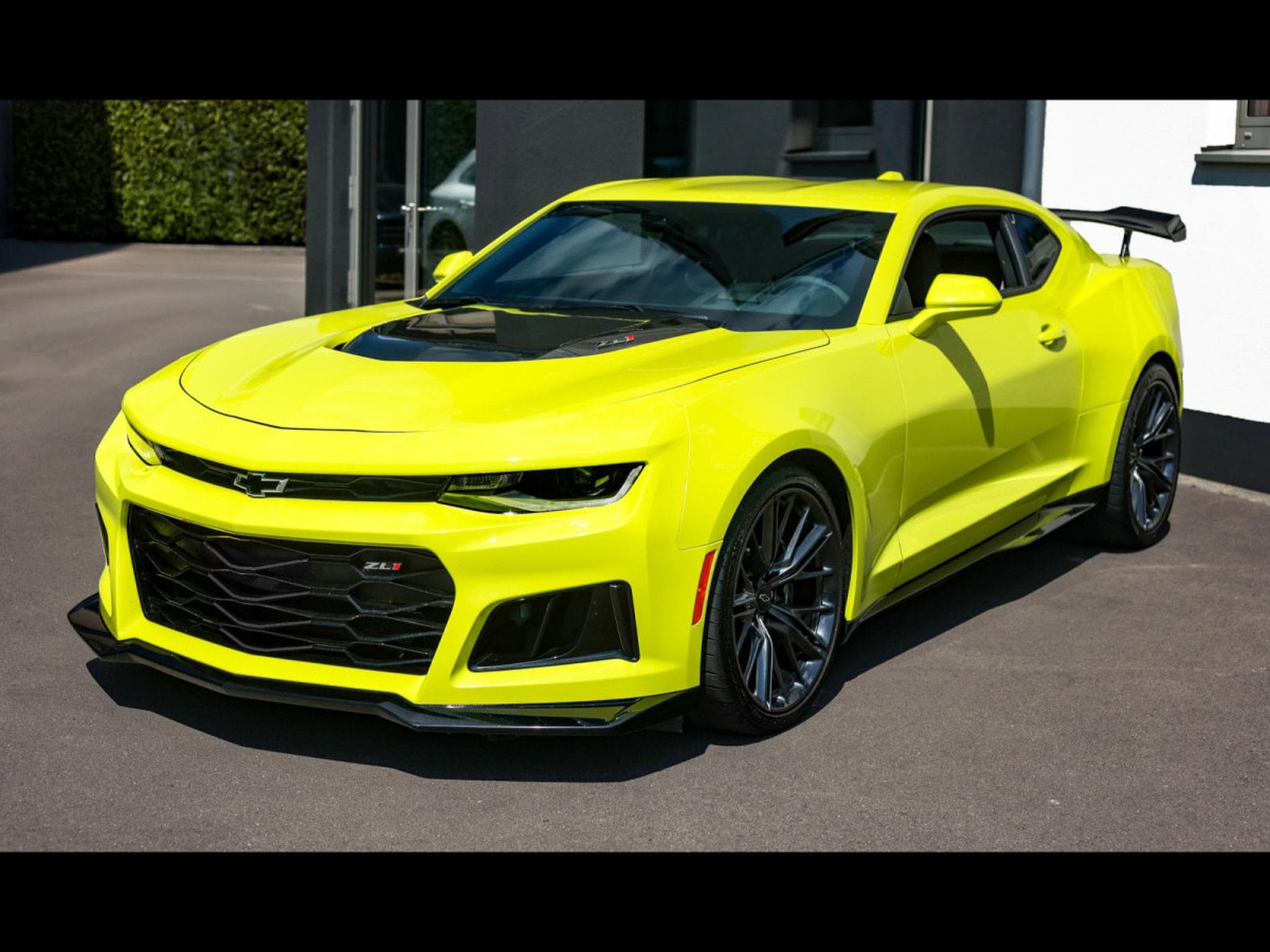 Chevrolet Camaro ZL1 6.2 V8 RWD - MANUAL 6 - SHOCK YELLOW (2020) - Photo 6