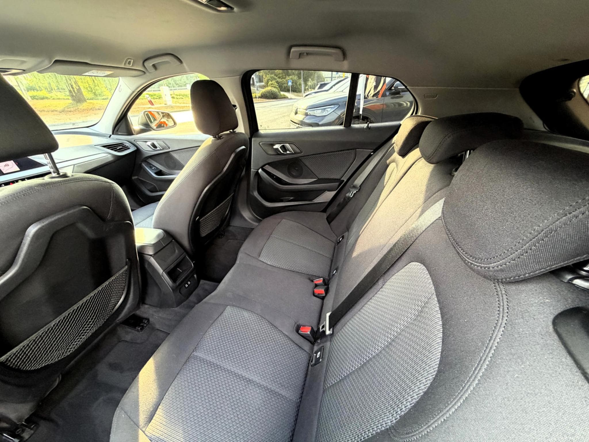 BMW 118 118i BUSINESS PACKAGE, TEMPOMAT, SIEGES CHAUFFANT (2019) - Photo 14
