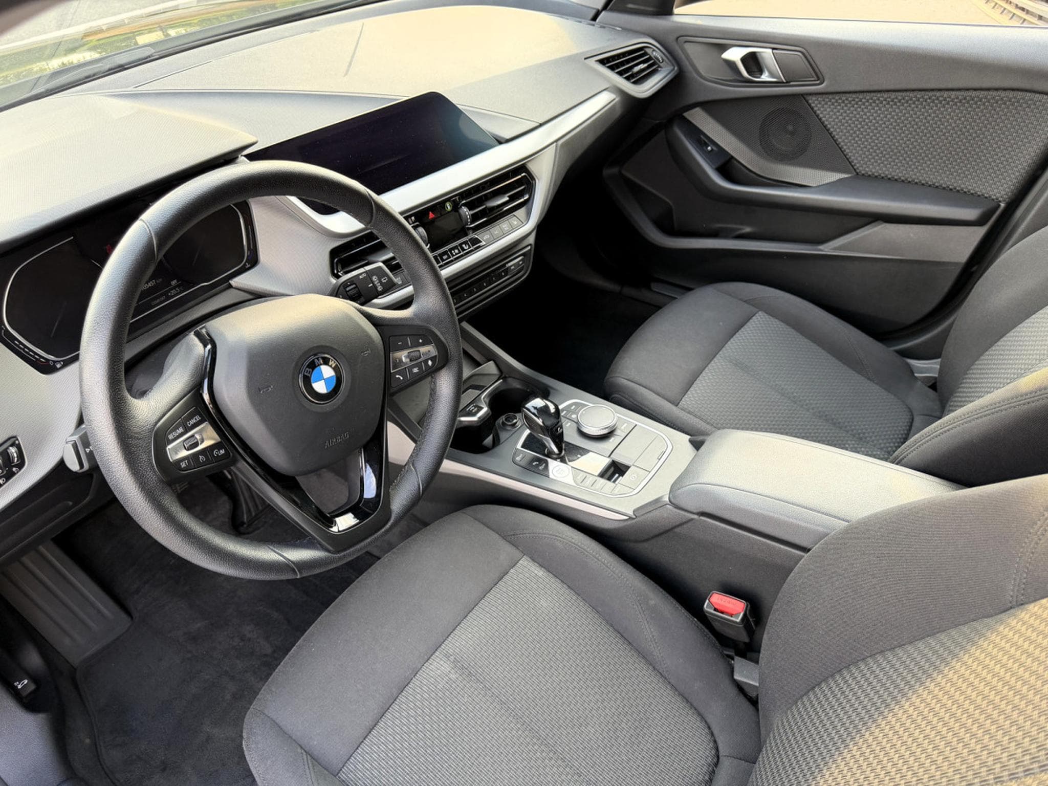 BMW 118 118i BUSINESS PACKAGE, TEMPOMAT, SIEGES CHAUFFANT (2019) - Photo 7