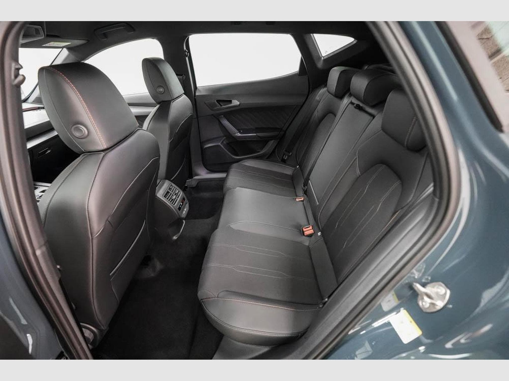 Cupra Formentor 2,0 TSI DSG (2026) - Photo 16