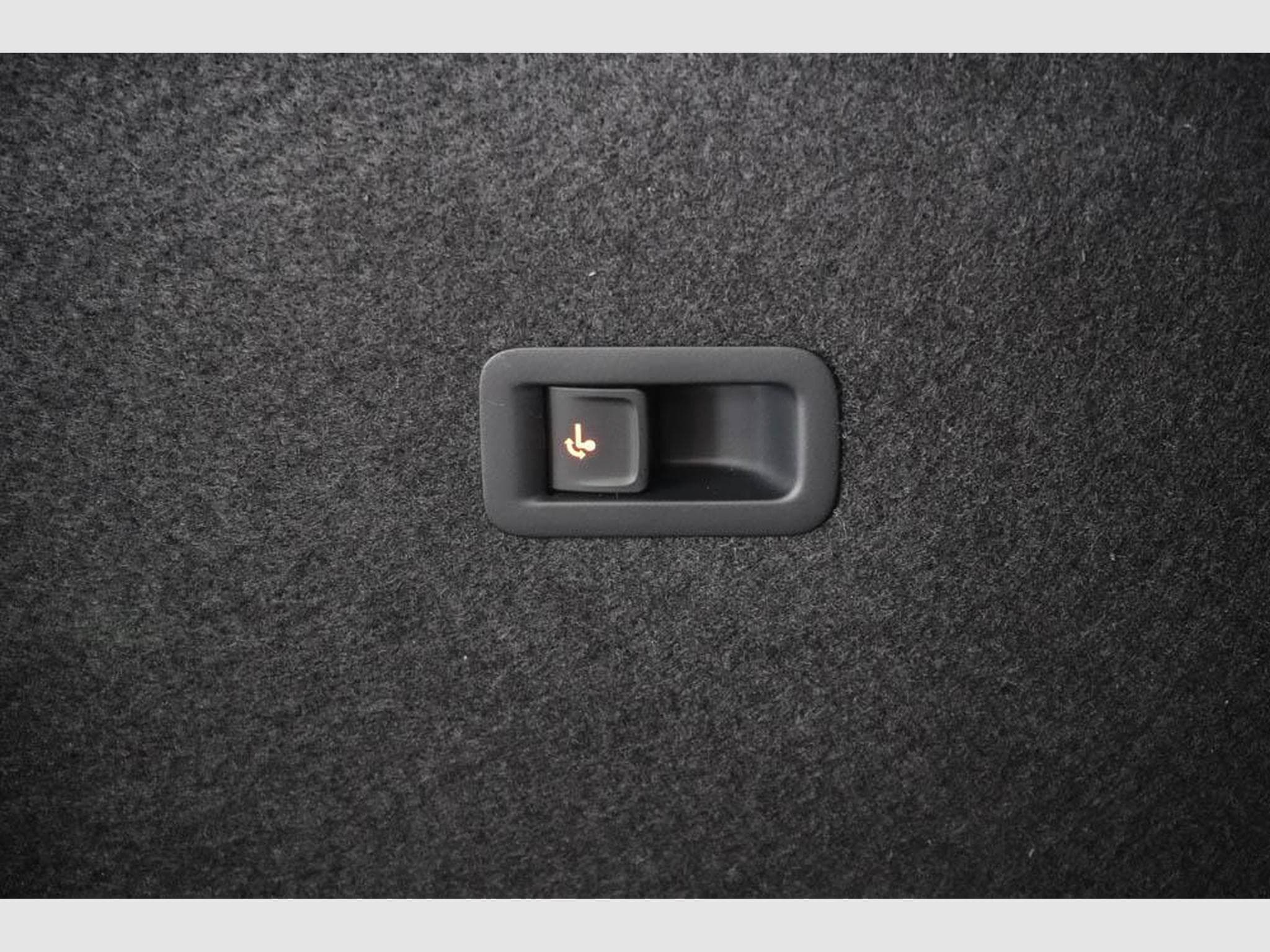 Cupra Formentor 2,0 TSI DSG (2026) - Photo 19