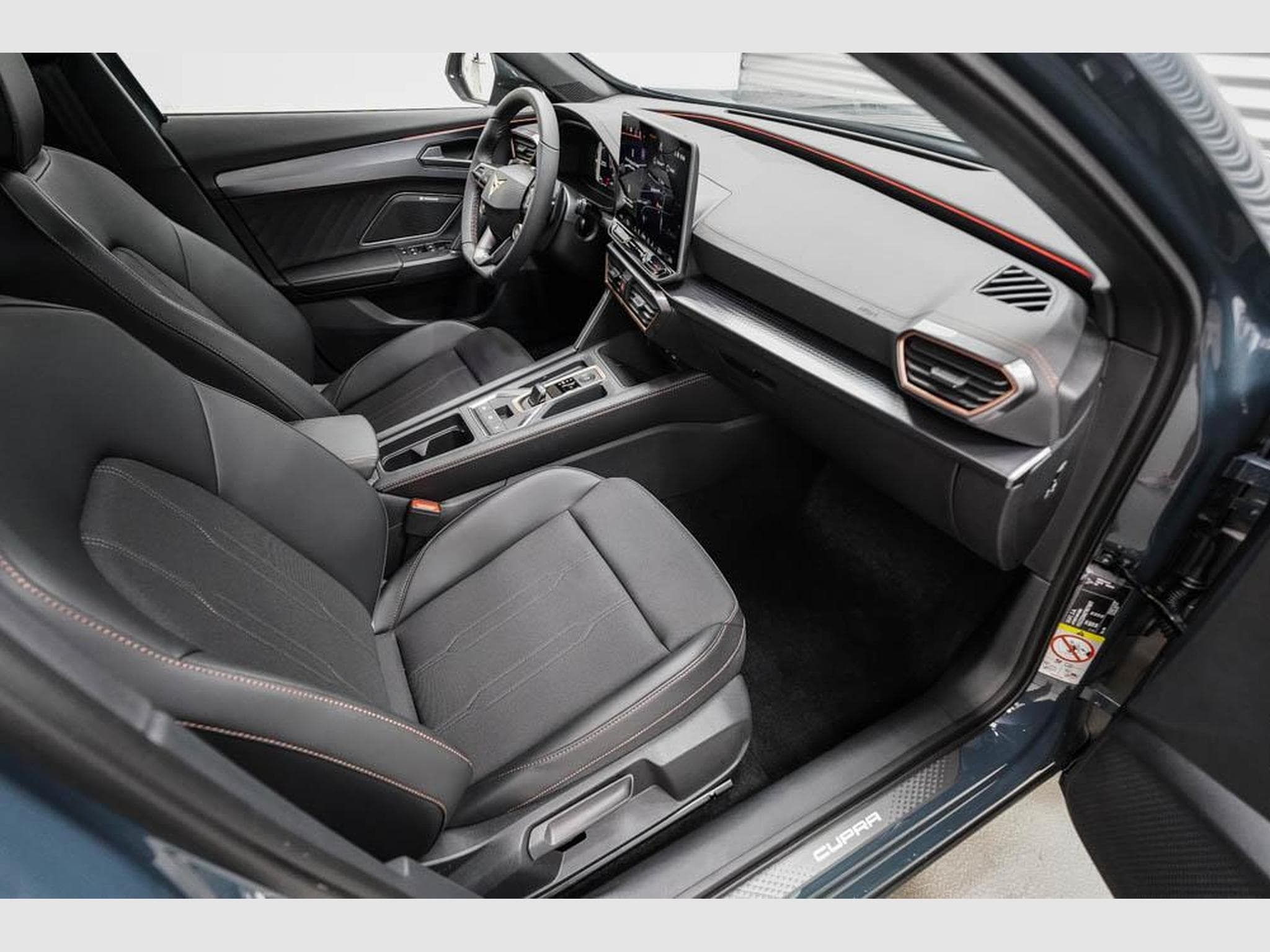 Cupra Formentor 2,0 TSI DSG (2026) - Photo 21