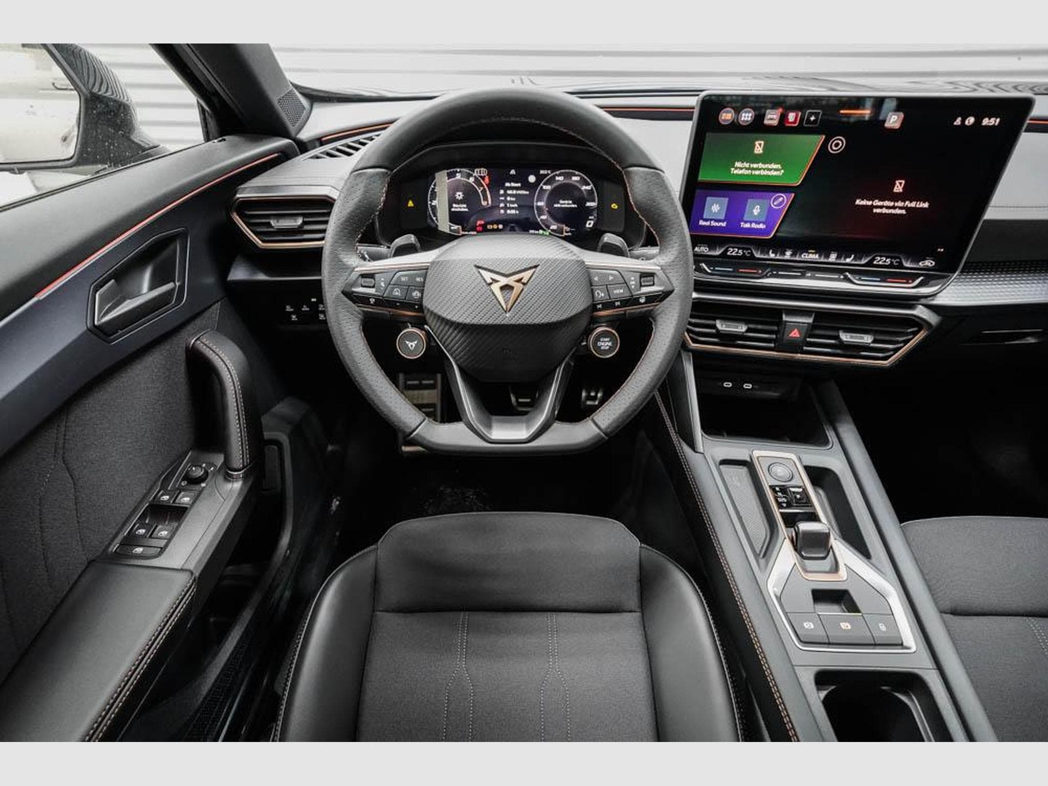Cupra Formentor 1,5 eTSI DSG (2026) - Photo 8
