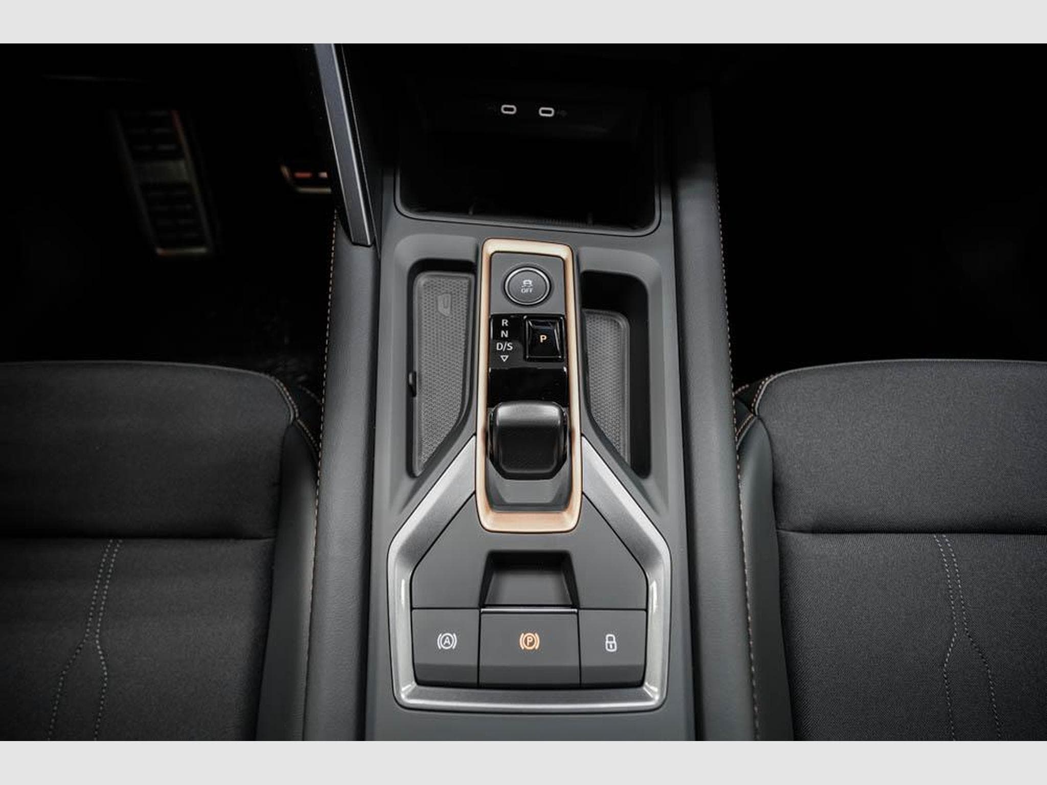 Cupra Formentor 1,5 eTSI DSG (2026) - Photo 12