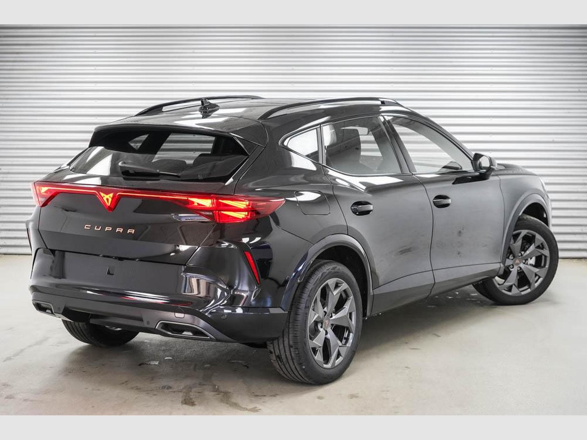 Cupra Formentor 1,5 eTSI DSG (2026) - Photo 3
