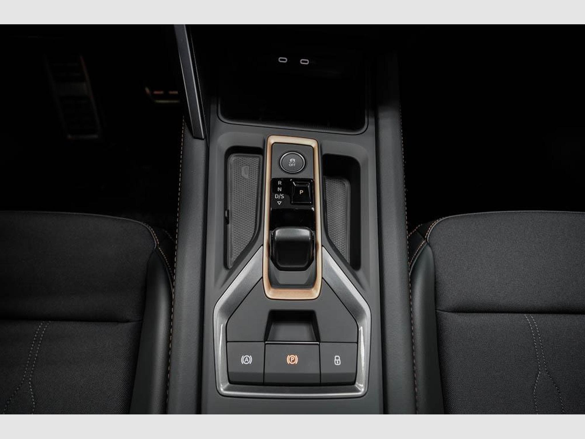 Cupra Formentor 1,5 eTSI DSG (2026) - Photo 12