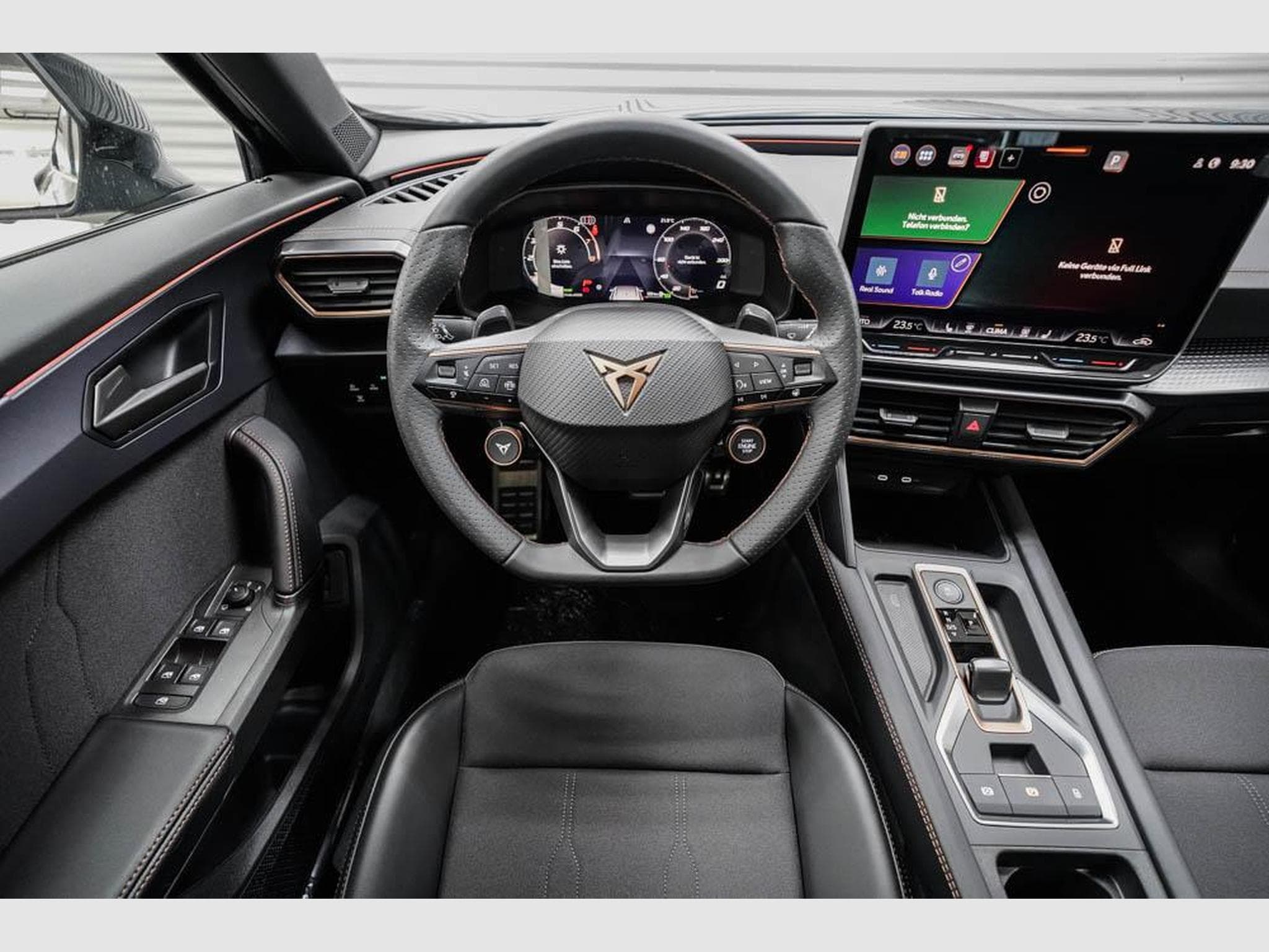Cupra Formentor 1,5 eTSI DSG (2026) - Photo 8