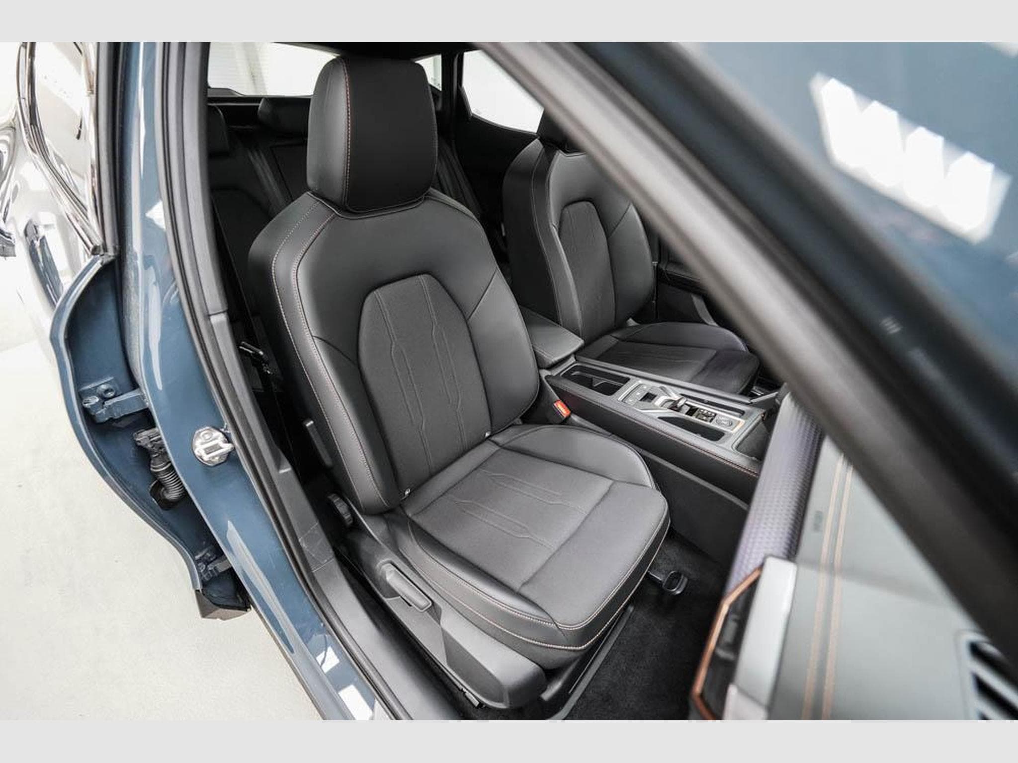 Cupra Formentor 1,5 eTSI DSG (2026) - Photo 21