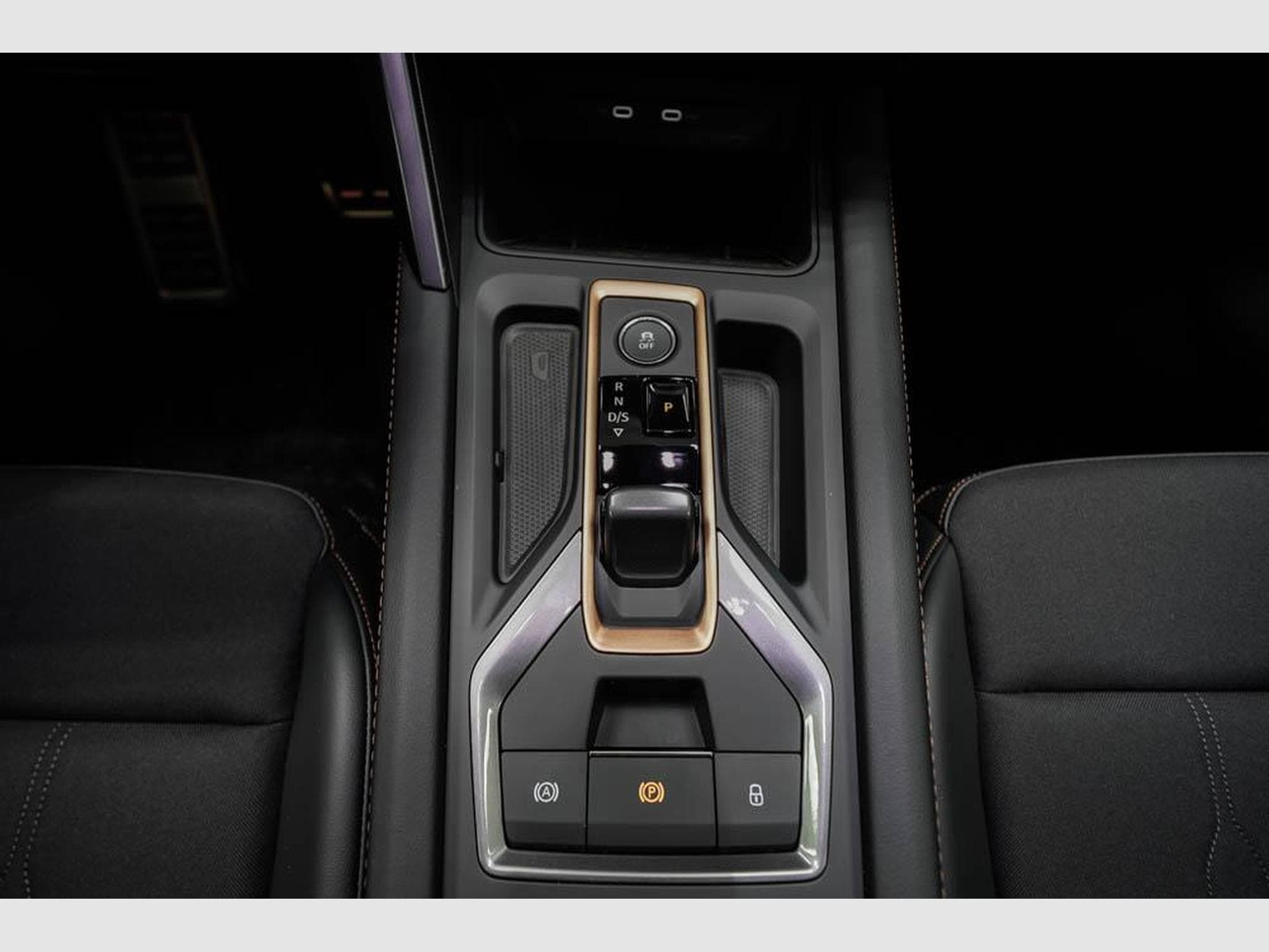 Cupra Formentor 1,5 eTSI DSG (2026) - Photo 12