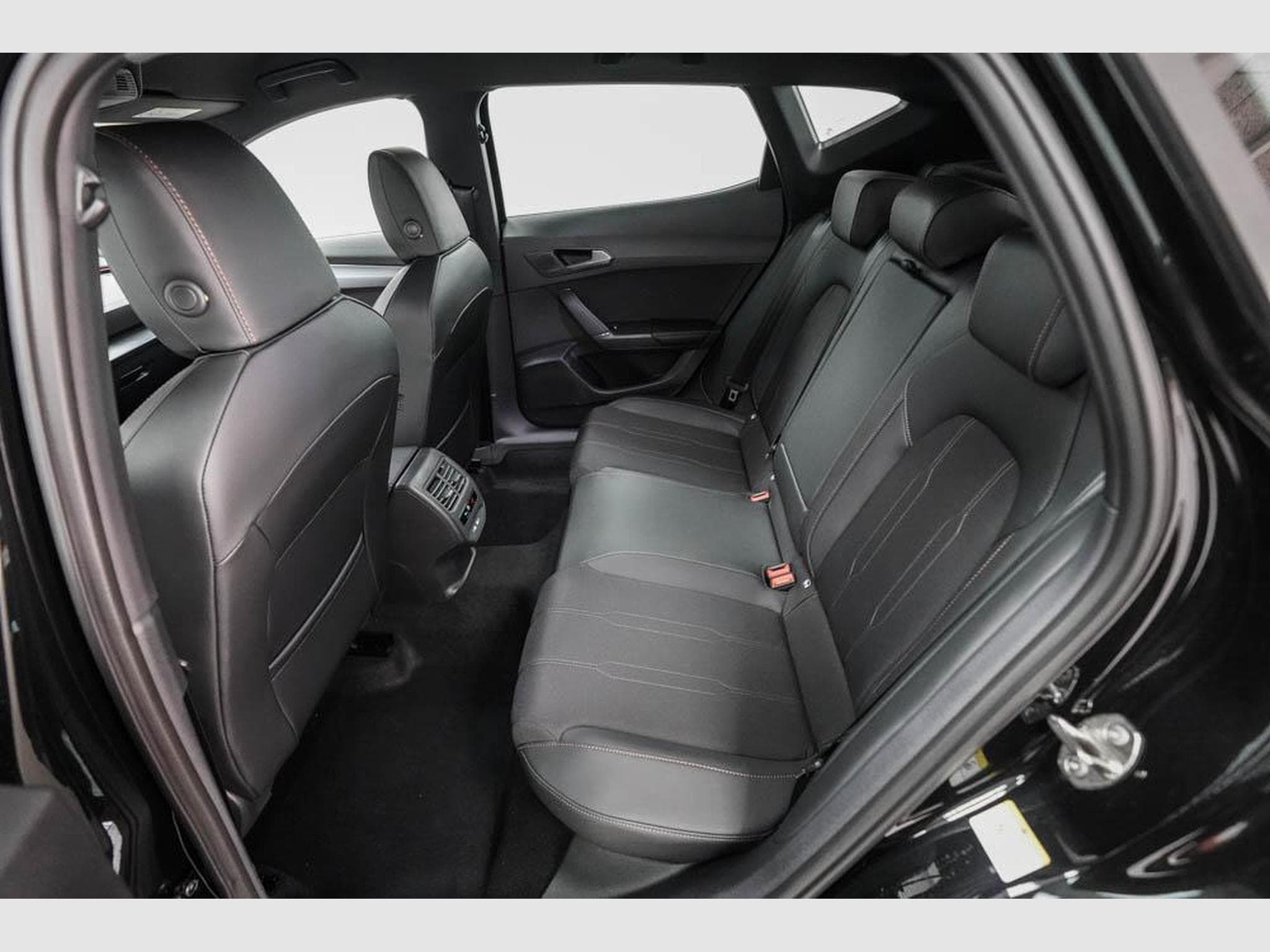 Cupra Formentor 2,0 TSI DSG (2026) - Photo 16