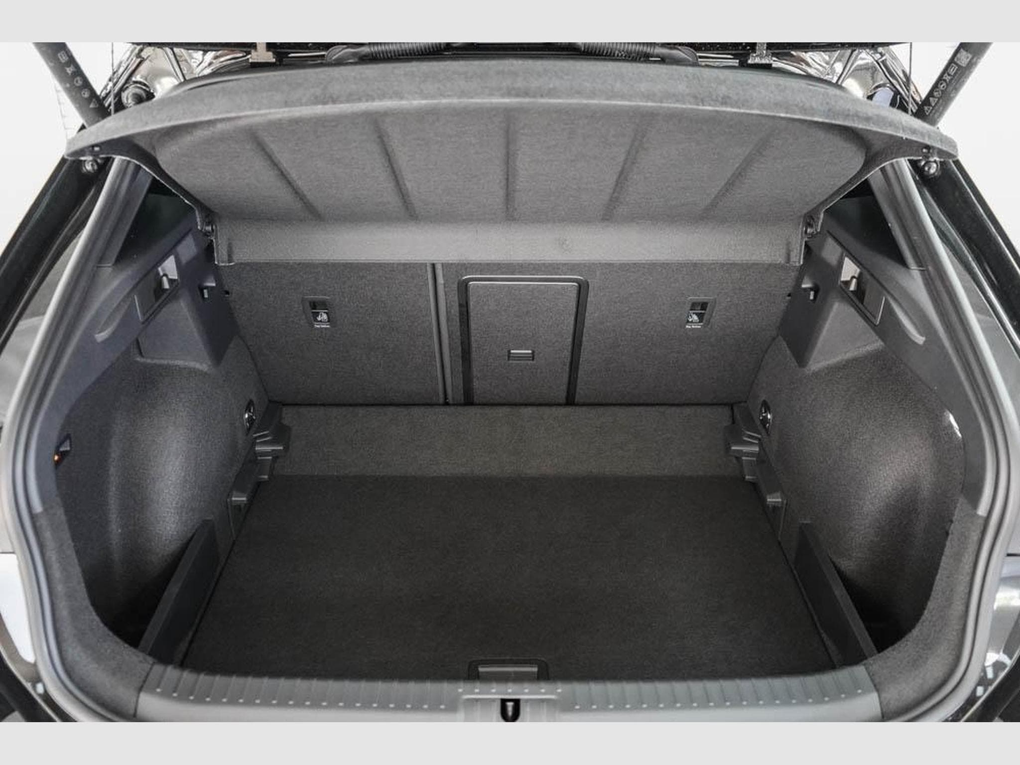 Cupra Formentor 2,0 TSI DSG (2026) - Photo 18
