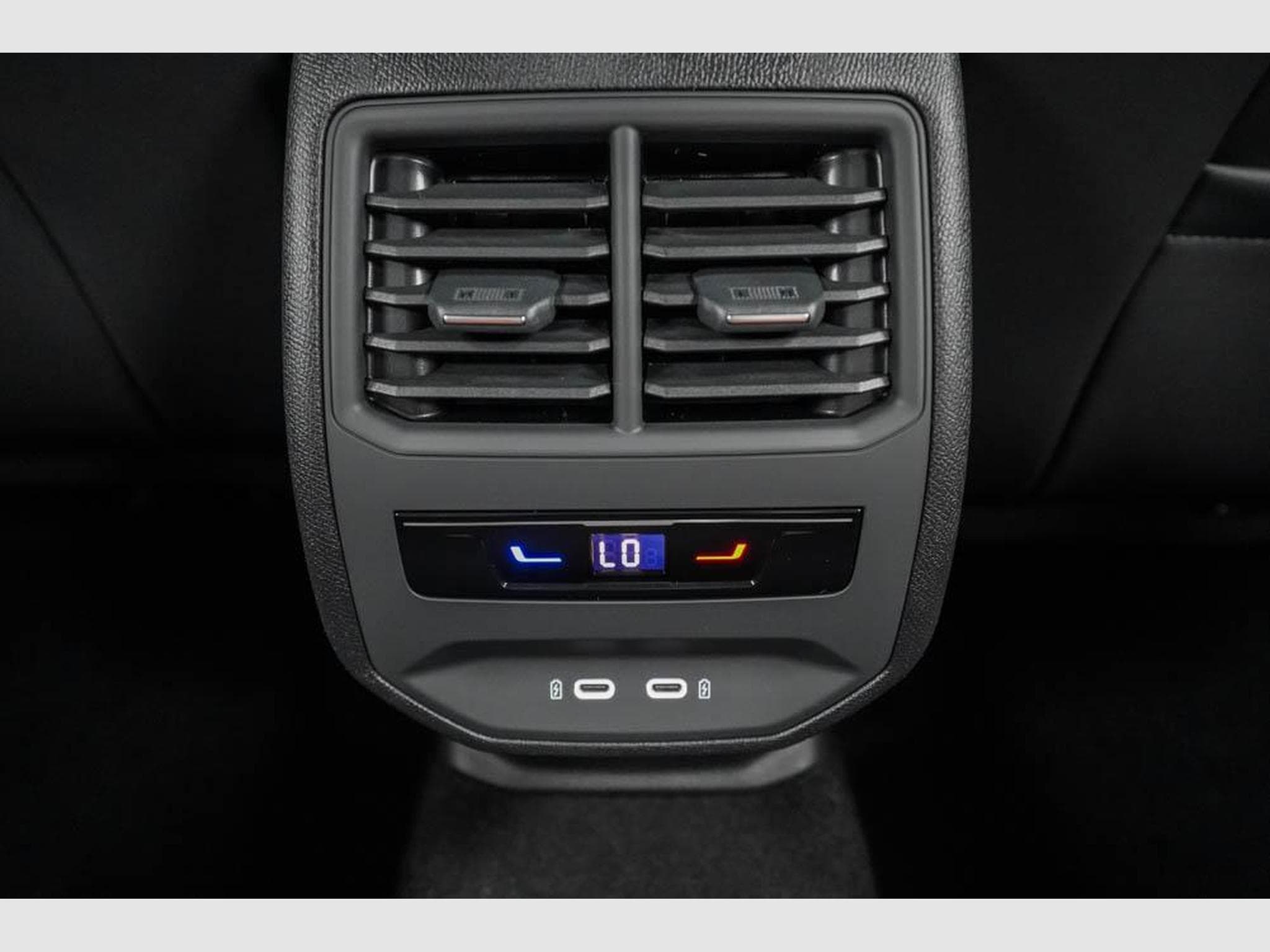 Cupra Formentor 2,0 TSI DSG (2026) - Photo 17