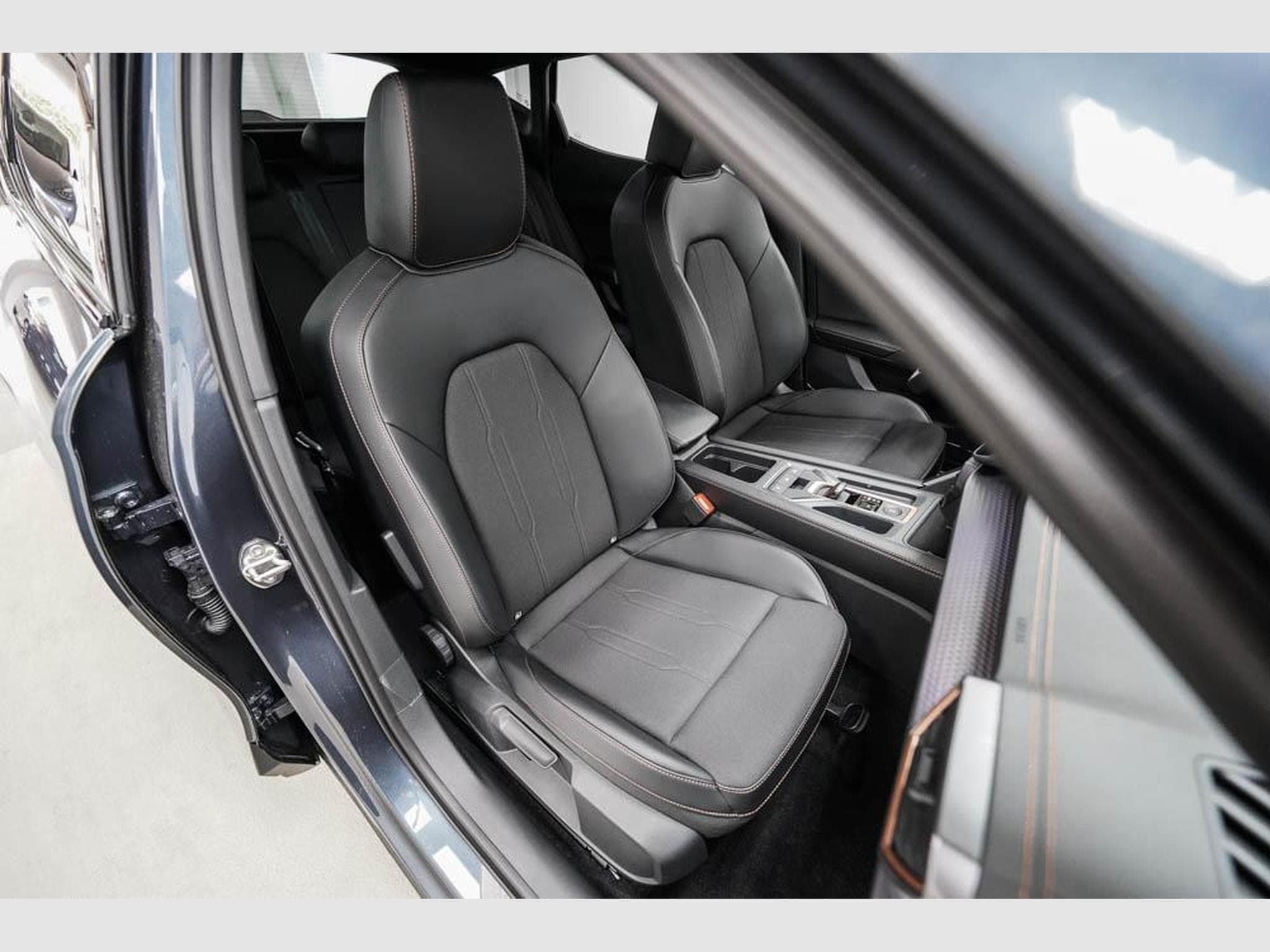 Cupra Formentor 2,0 TSI DSG (2026) - Photo 22
