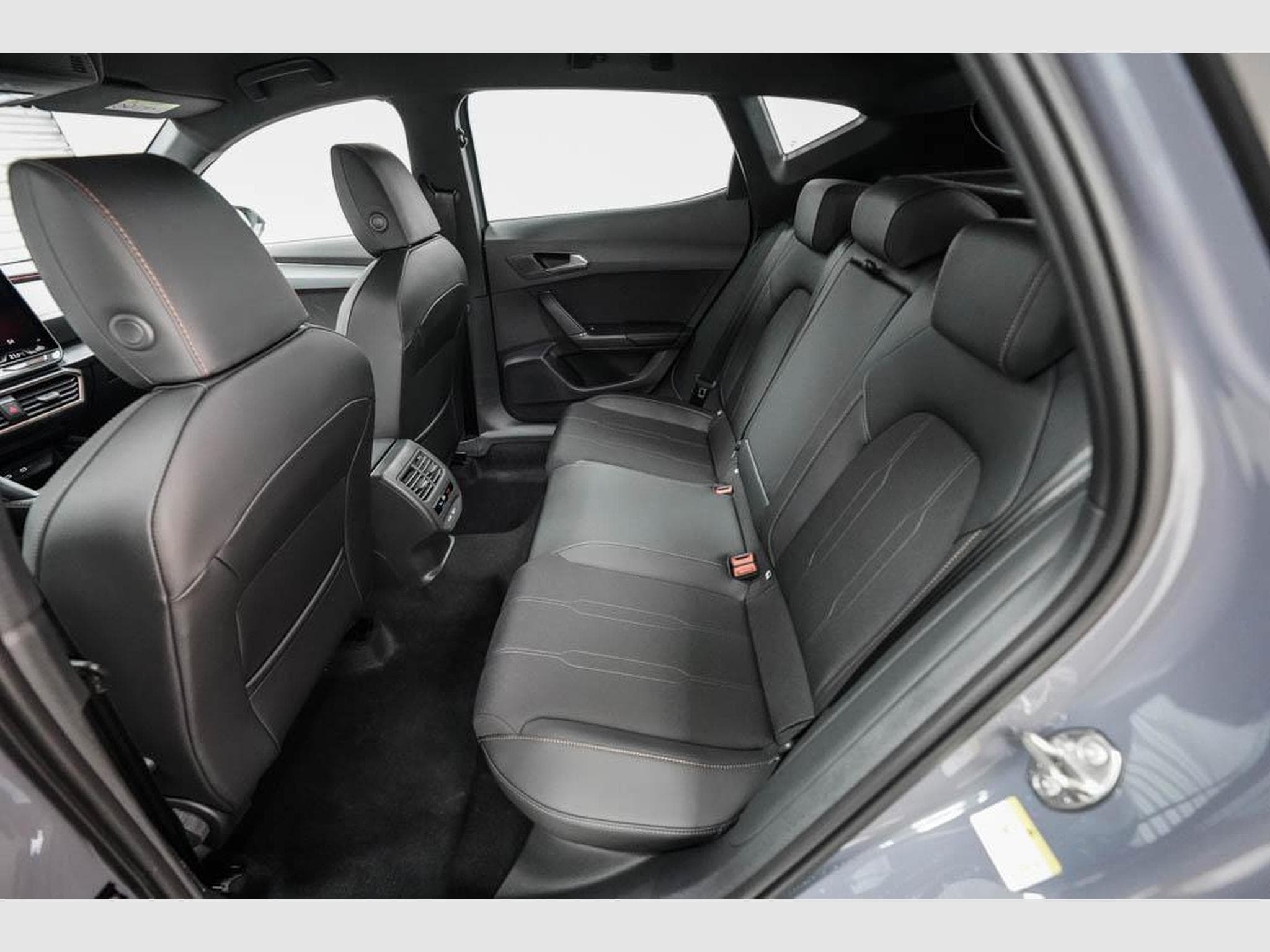 Cupra Formentor 2,0 TSI DSG (2026) - Photo 16