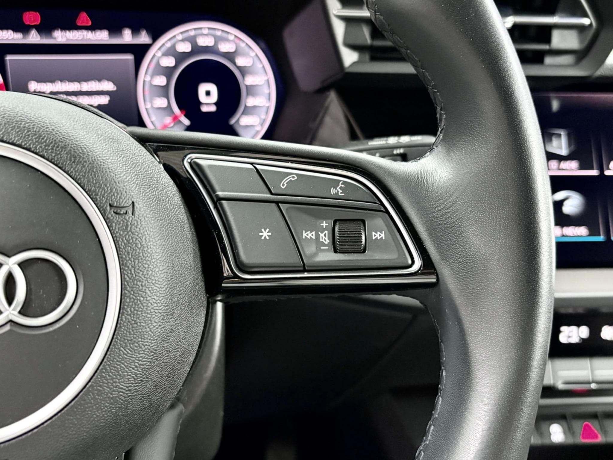 Audi A3 Sportback Advanced 30 TFSI 110 CV *ATTELAGE* * 18" * (2023) - Photo 12