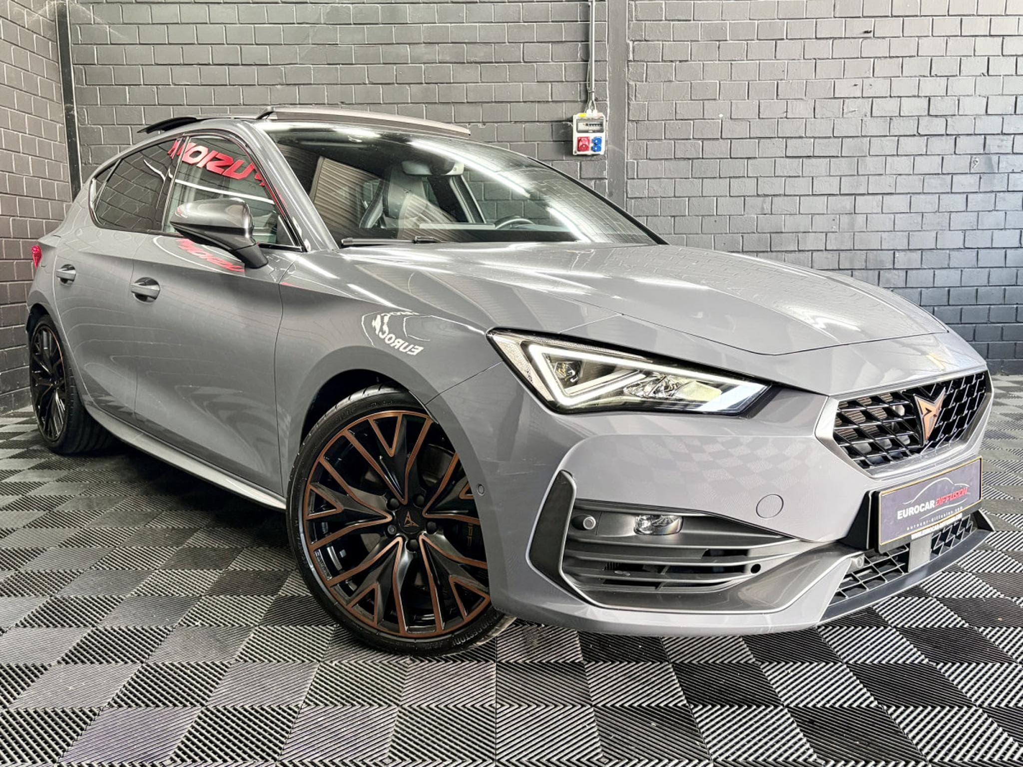 Cupra Leon VZ CUP 2.0 TSI 300CV * PANO * VSS * BEATS * CARBONE * (2024) - Foto 2