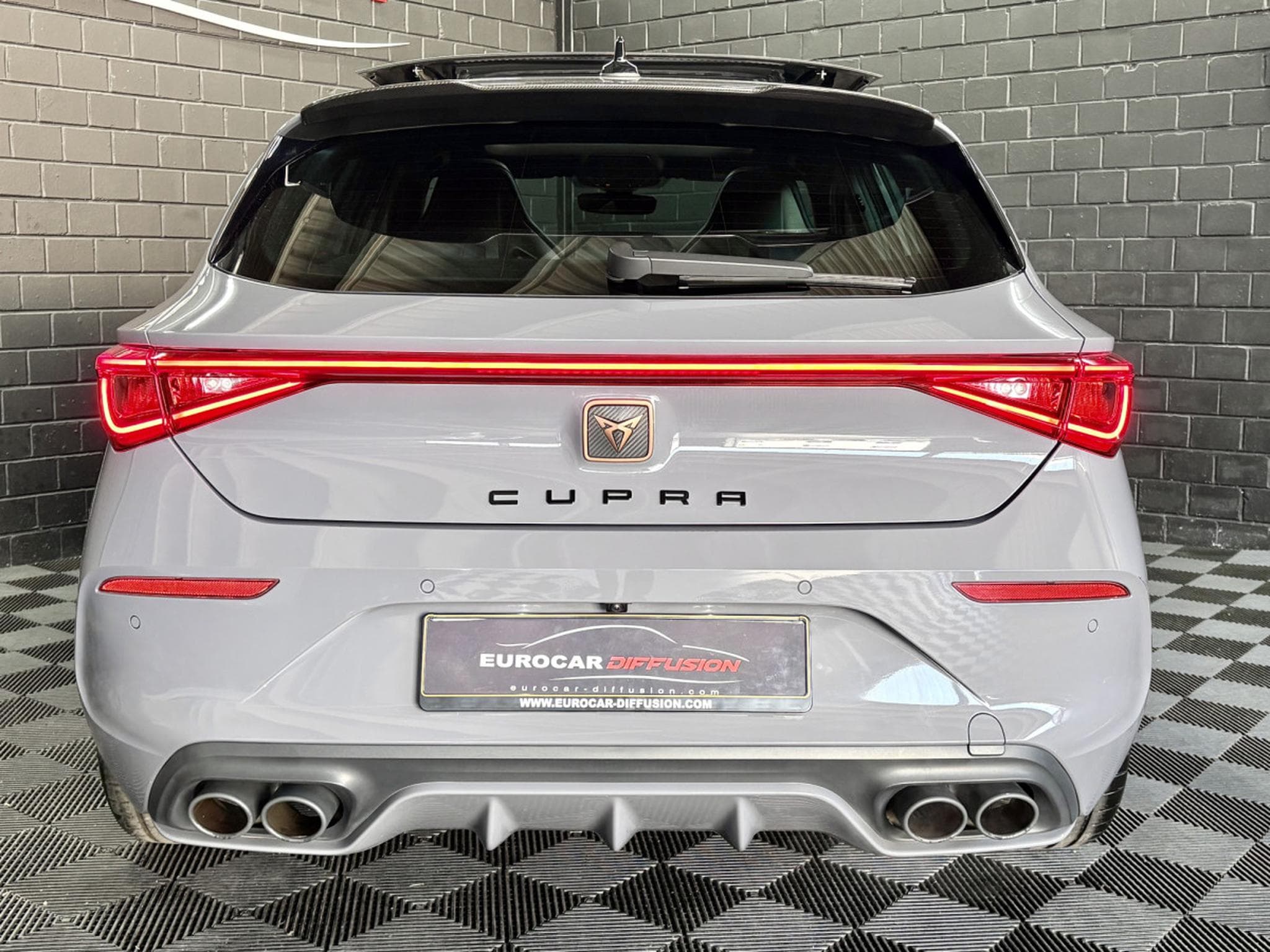 Cupra Leon VZ CUP 2.0 TSI 300CV * PANO * VSS * BEATS * CARBONE * (2024) - Foto 4