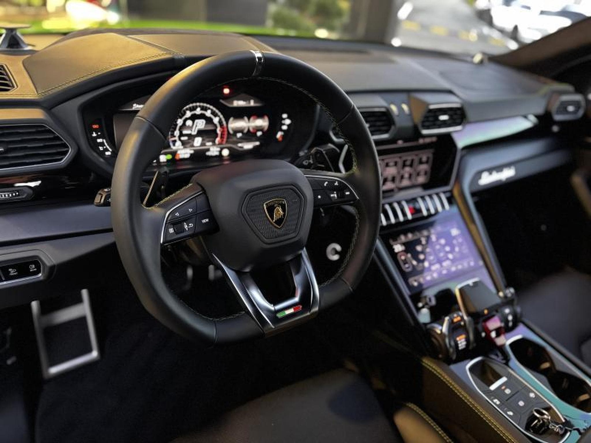 Lamborghini Urus 4.0 V8 650Ch (2022) - Photo 6