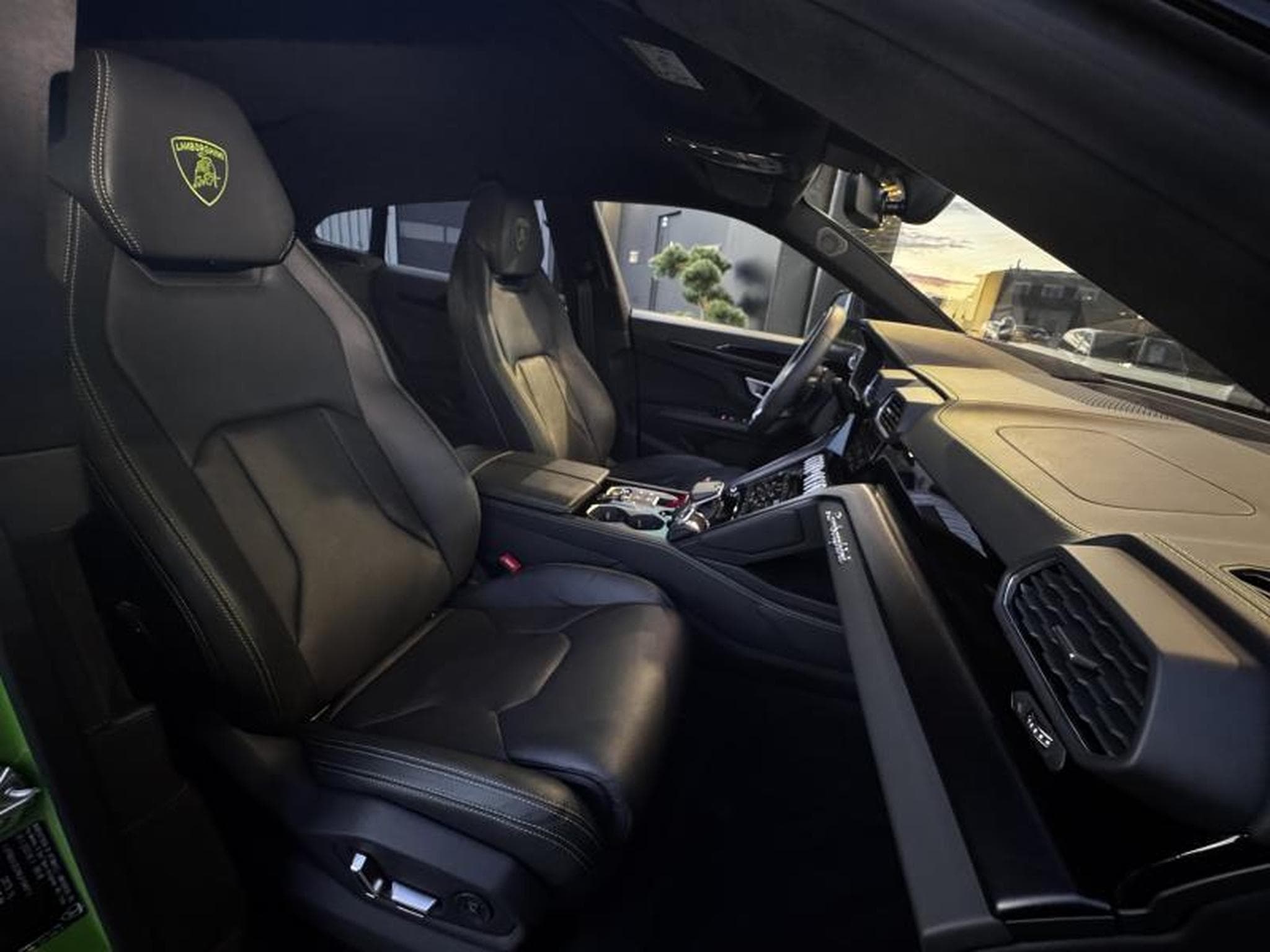 Lamborghini Urus 4.0 V8 650Ch (2022) - Photo 8